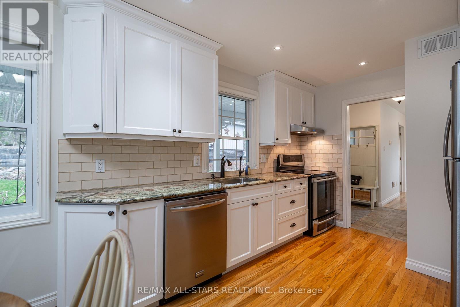 308 Fife Avenue, Smith-Ennismore-Lakefield, Ontario  K9J 0C6 - Photo 14 - X12123699