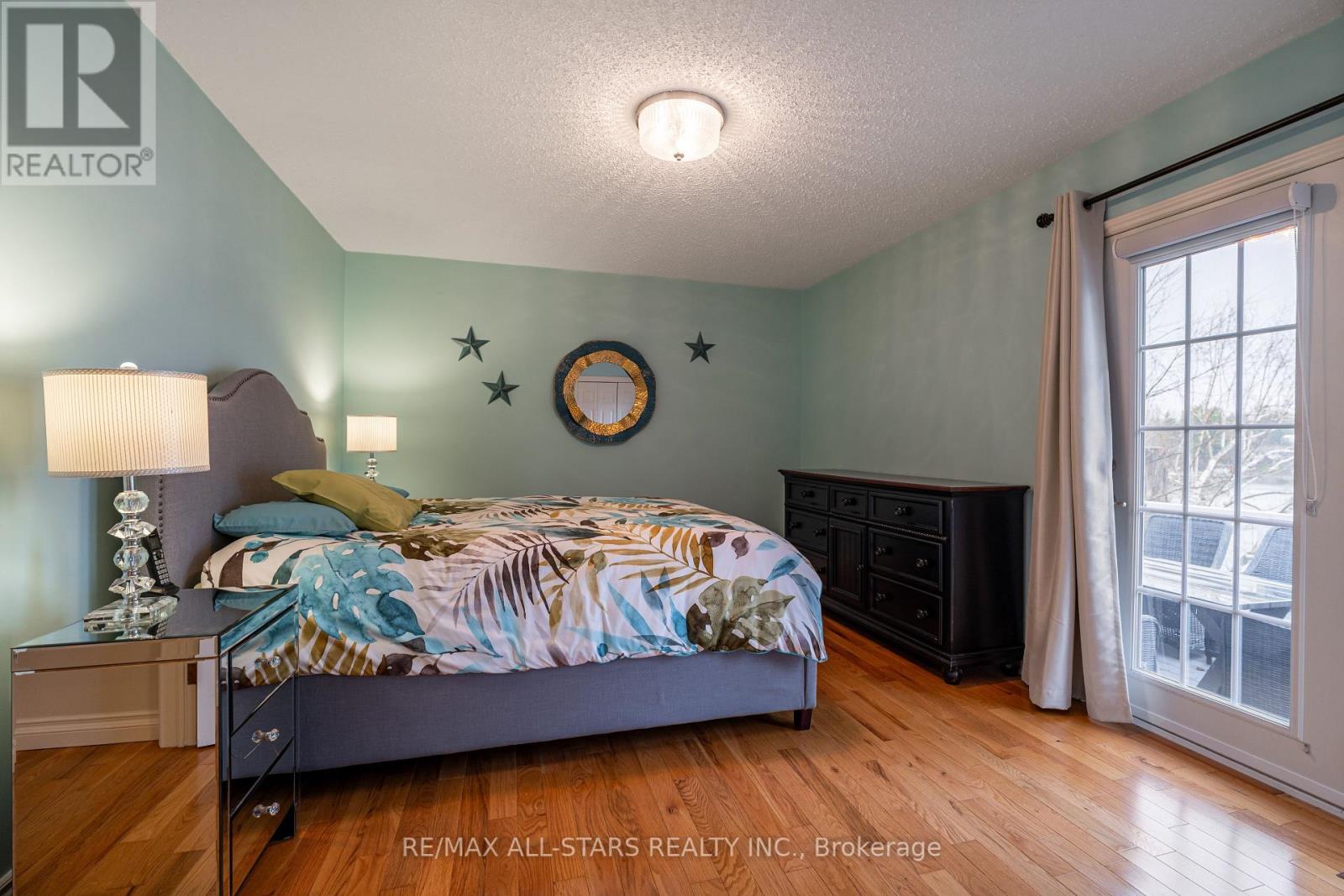 308 Fife Avenue, Smith-Ennismore-Lakefield, Ontario  K9J 0C6 - Photo 15 - X12123699