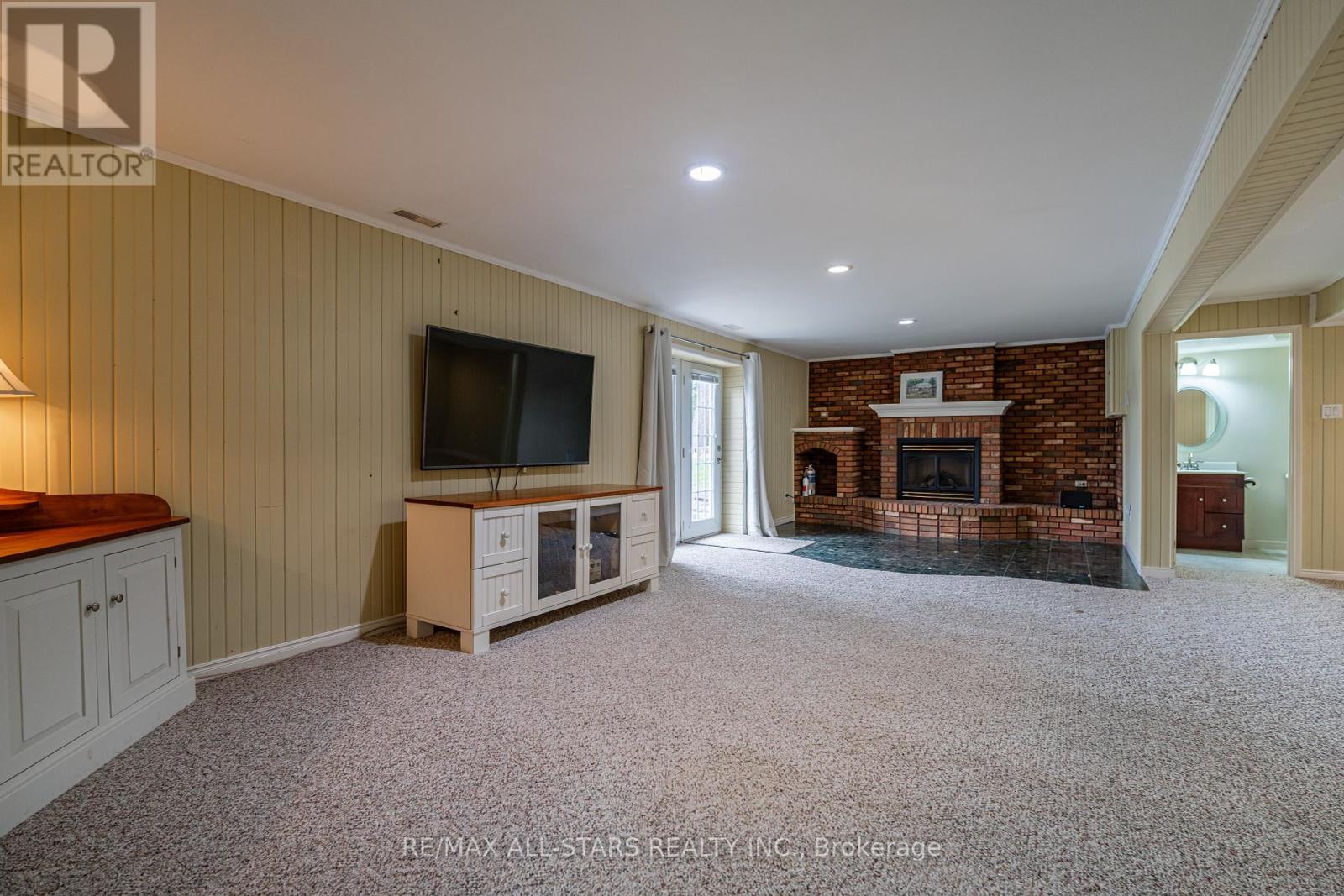 308 Fife Avenue, Smith-Ennismore-Lakefield, Ontario  K9J 0C6 - Photo 22 - X12123699