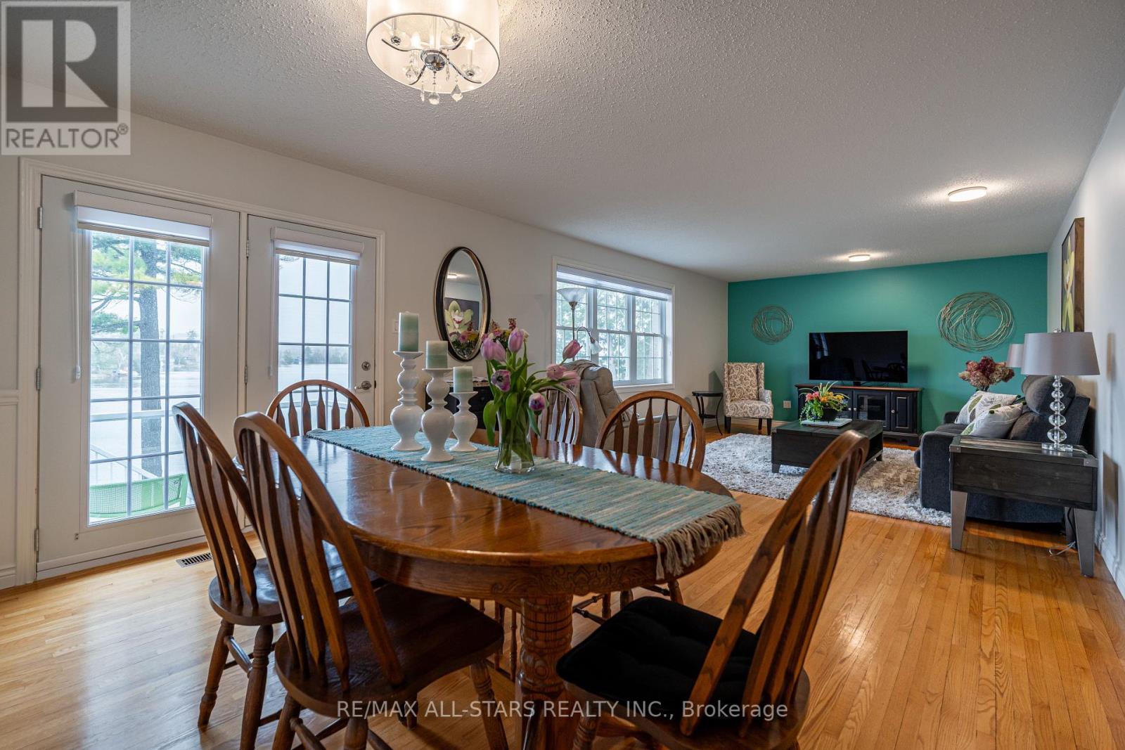 308 Fife Avenue, Smith-Ennismore-Lakefield, Ontario  K9J 0C6 - Photo 8 - X12123699