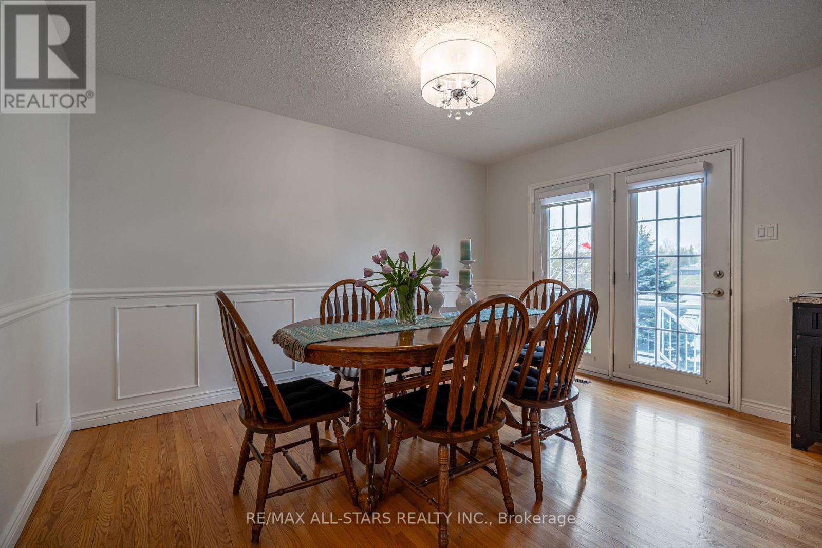 308 Fife Avenue, Smith-Ennismore-Lakefield, Ontario  K9J 0C6 - Photo 9 - X12123699