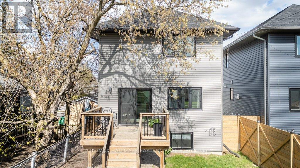 735 Jane Street, Peterborough South (West), Ontario  K9J 3A7 - Photo 3 - X12123937