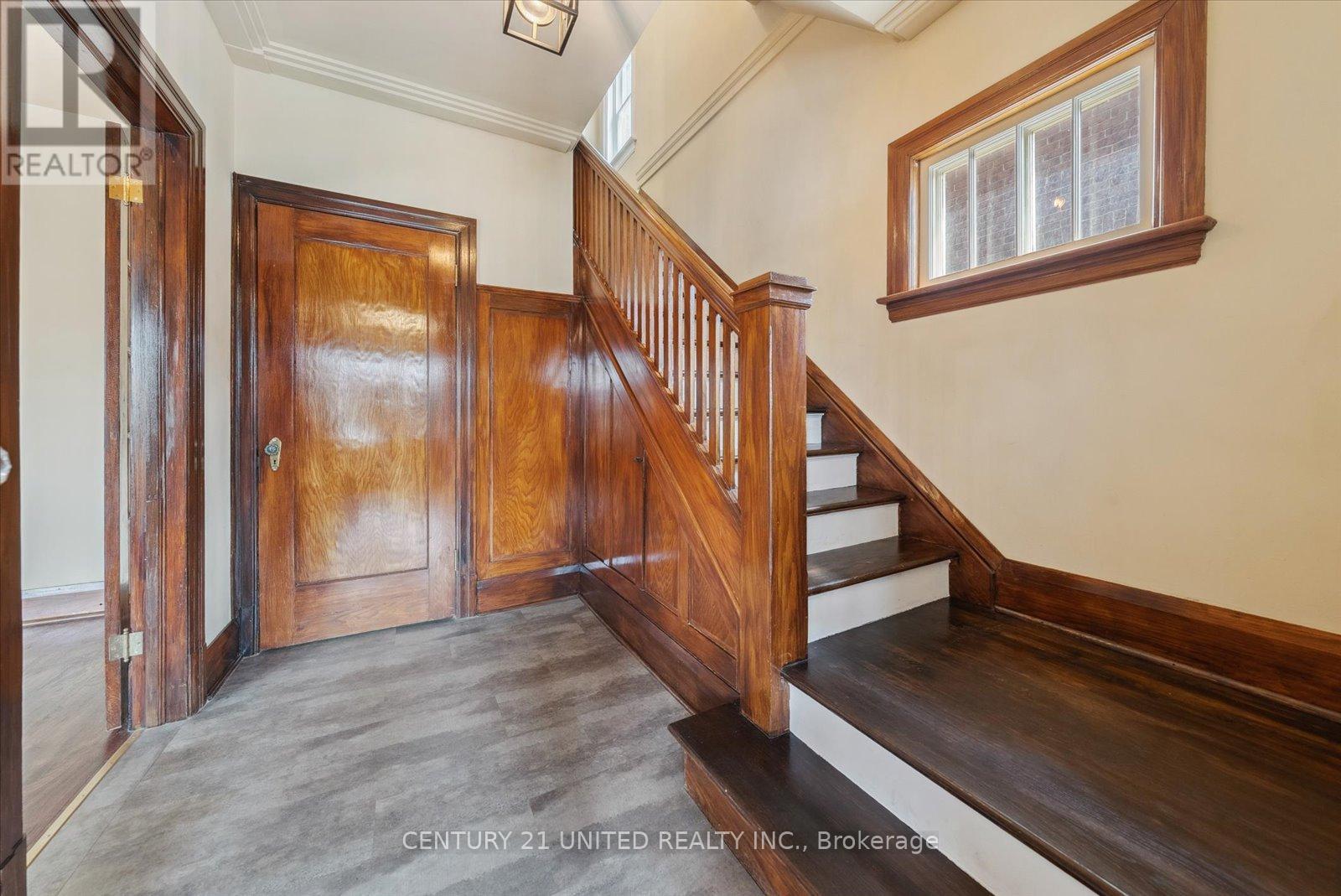 486 George Street S, Peterborough Central (South), Ontario  K9J 3E5 - Photo 5 - X12124194