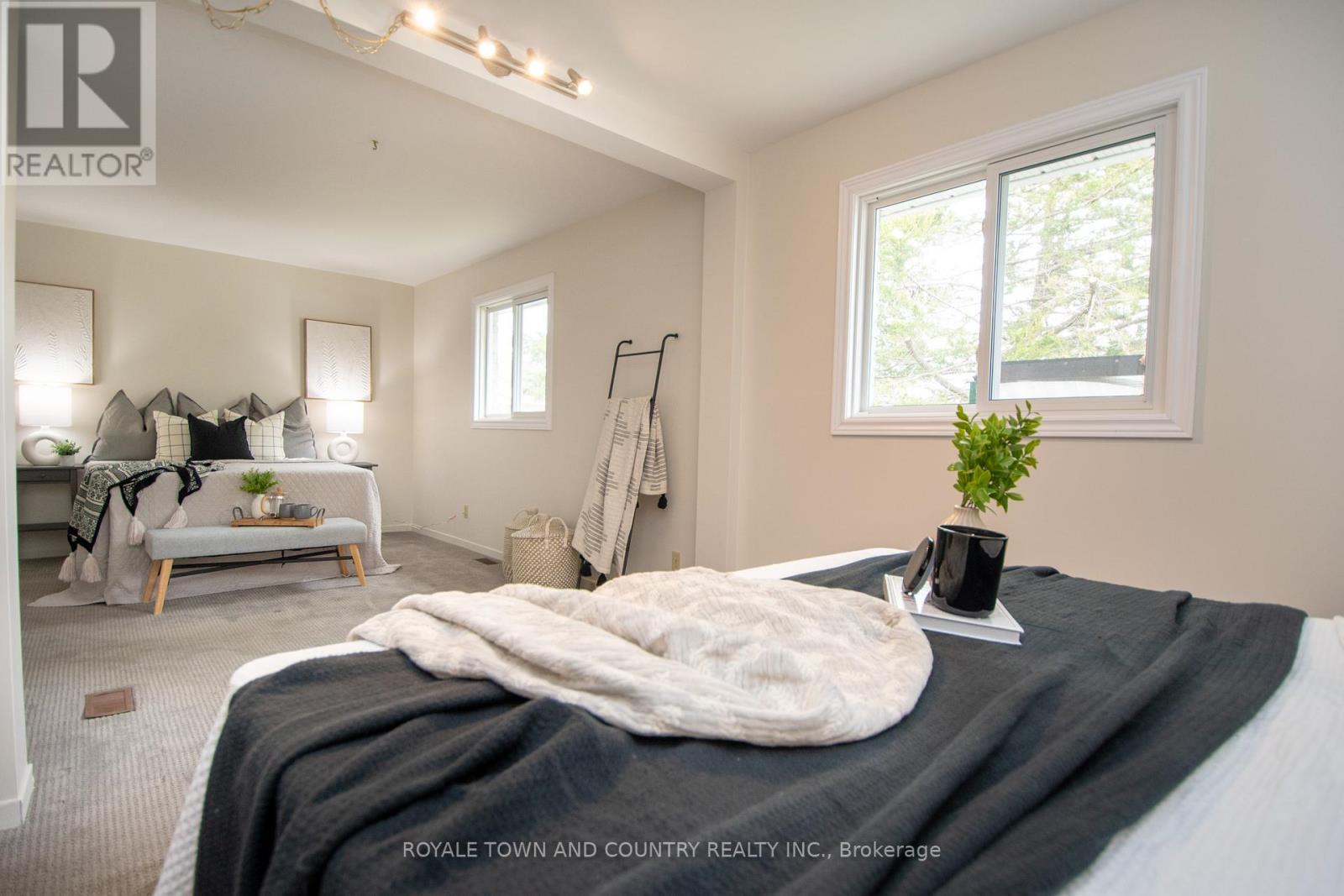 27 Hillside Drive, Kawartha Lakes (Lindsay), Ontario  K9V 1A3 - Photo 17 - X12124270