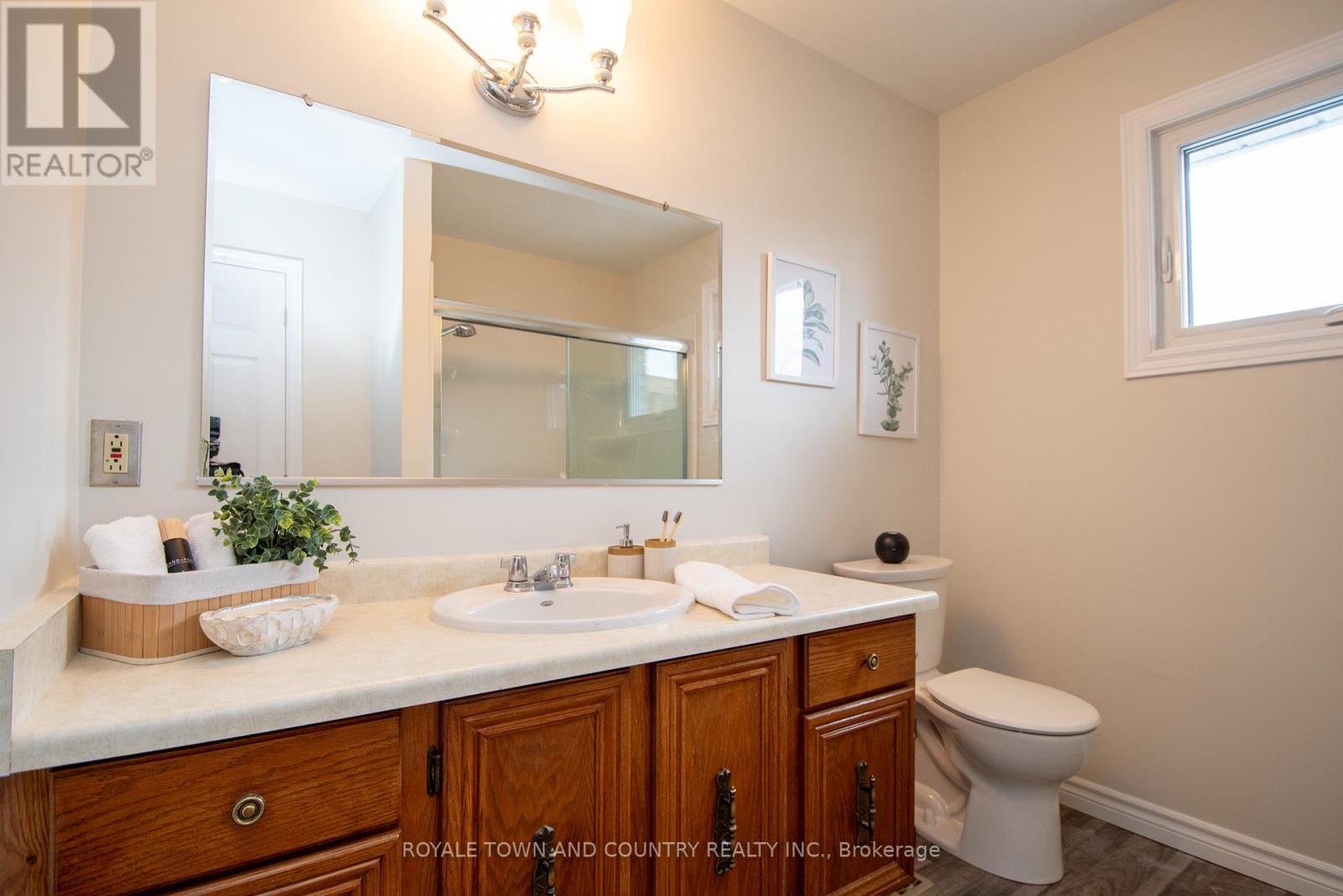 27 Hillside Drive, Kawartha Lakes (Lindsay), Ontario  K9V 1A3 - Photo 23 - X12124270