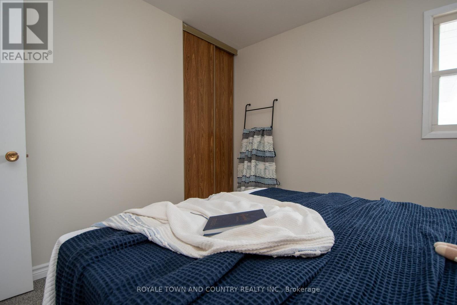 27 Hillside Drive, Kawartha Lakes (Lindsay), Ontario  K9V 1A3 - Photo 28 - X12124270