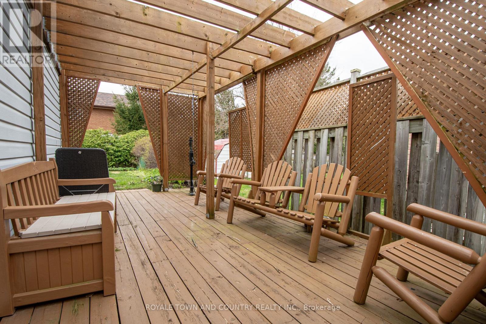 27 Hillside Drive, Kawartha Lakes (Lindsay), Ontario  K9V 1A3 - Photo 42 - X12124270