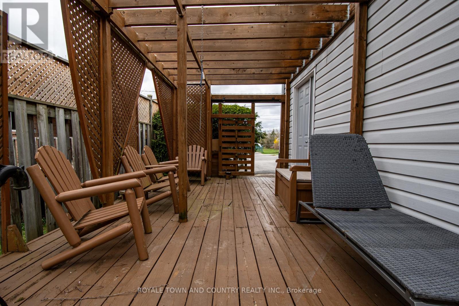 27 Hillside Drive, Kawartha Lakes (Lindsay), Ontario  K9V 1A3 - Photo 43 - X12124270