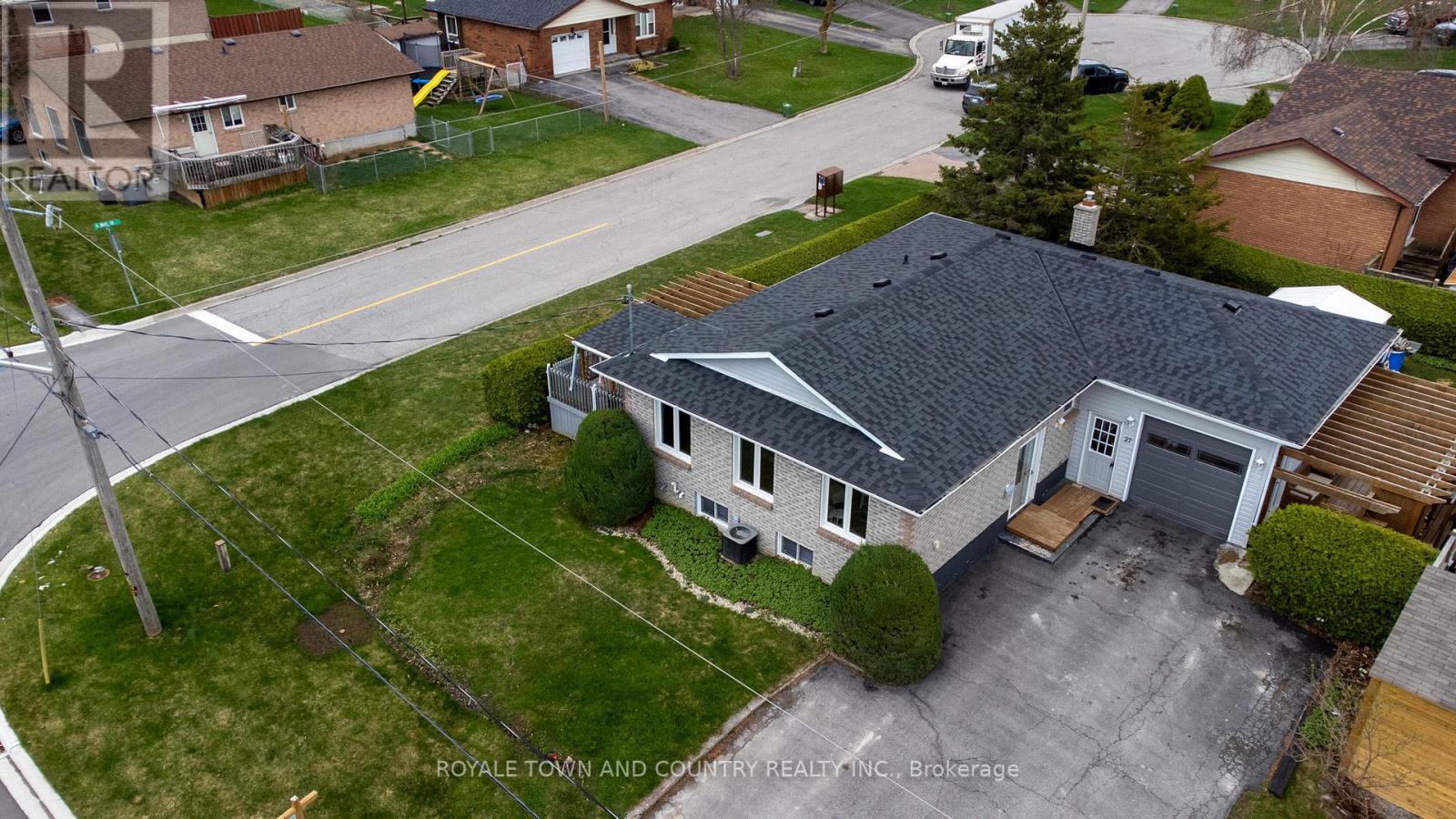 27 Hillside Drive, Kawartha Lakes (Lindsay), Ontario  K9V 1A3 - Photo 45 - X12124270
