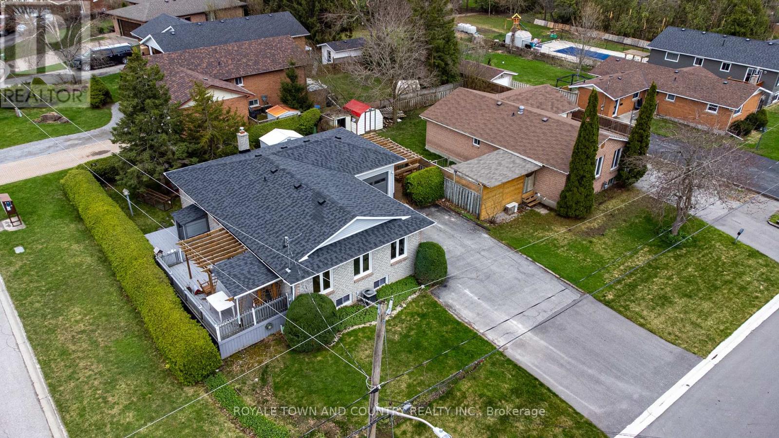 27 Hillside Drive, Kawartha Lakes (Lindsay), Ontario  K9V 1A3 - Photo 46 - X12124270