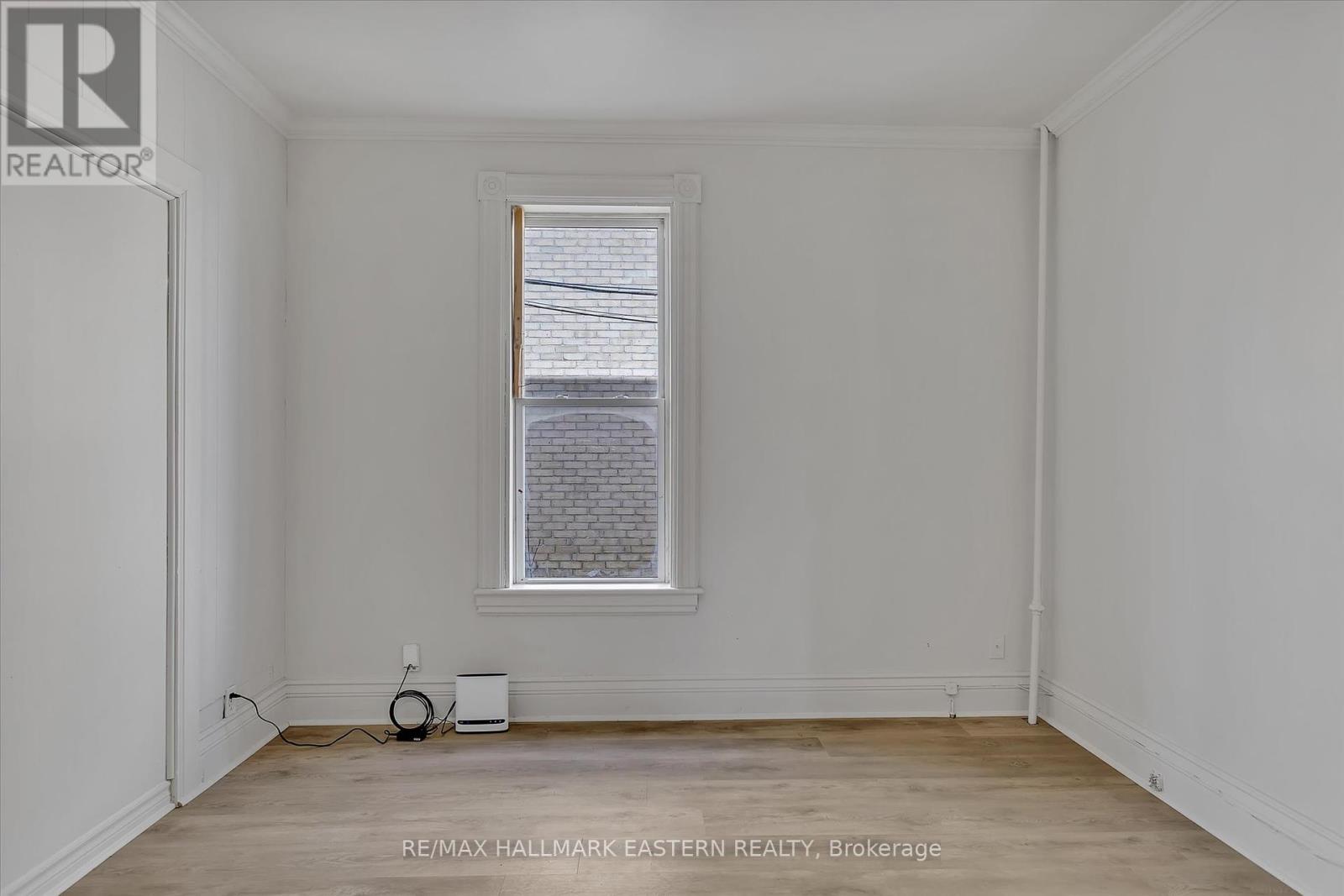 299 Mcdonnel Street, Peterborough (Downtown), Ontario  K9H 2W6 - Photo 10 - X12124956