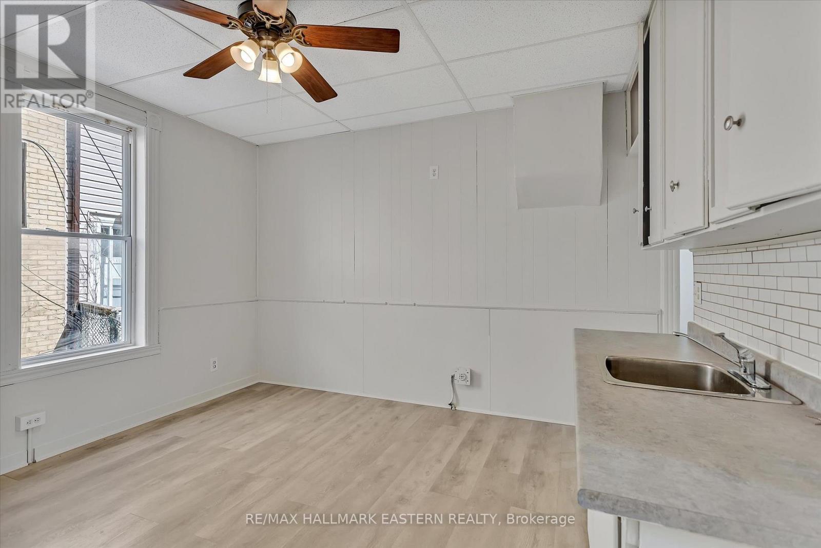299 Mcdonnel Street, Peterborough (Downtown), Ontario  K9H 2W6 - Photo 14 - X12124956