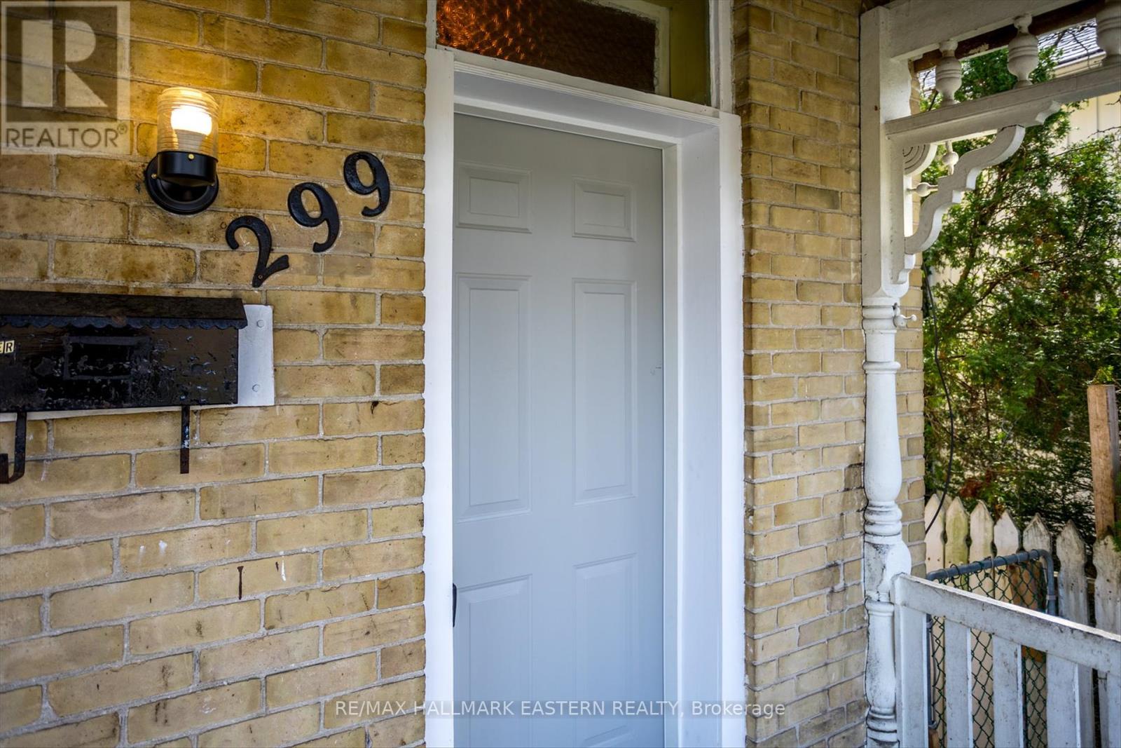 299 Mcdonnel Street, Peterborough (Downtown), Ontario  K9H 2W6 - Photo 2 - X12124956