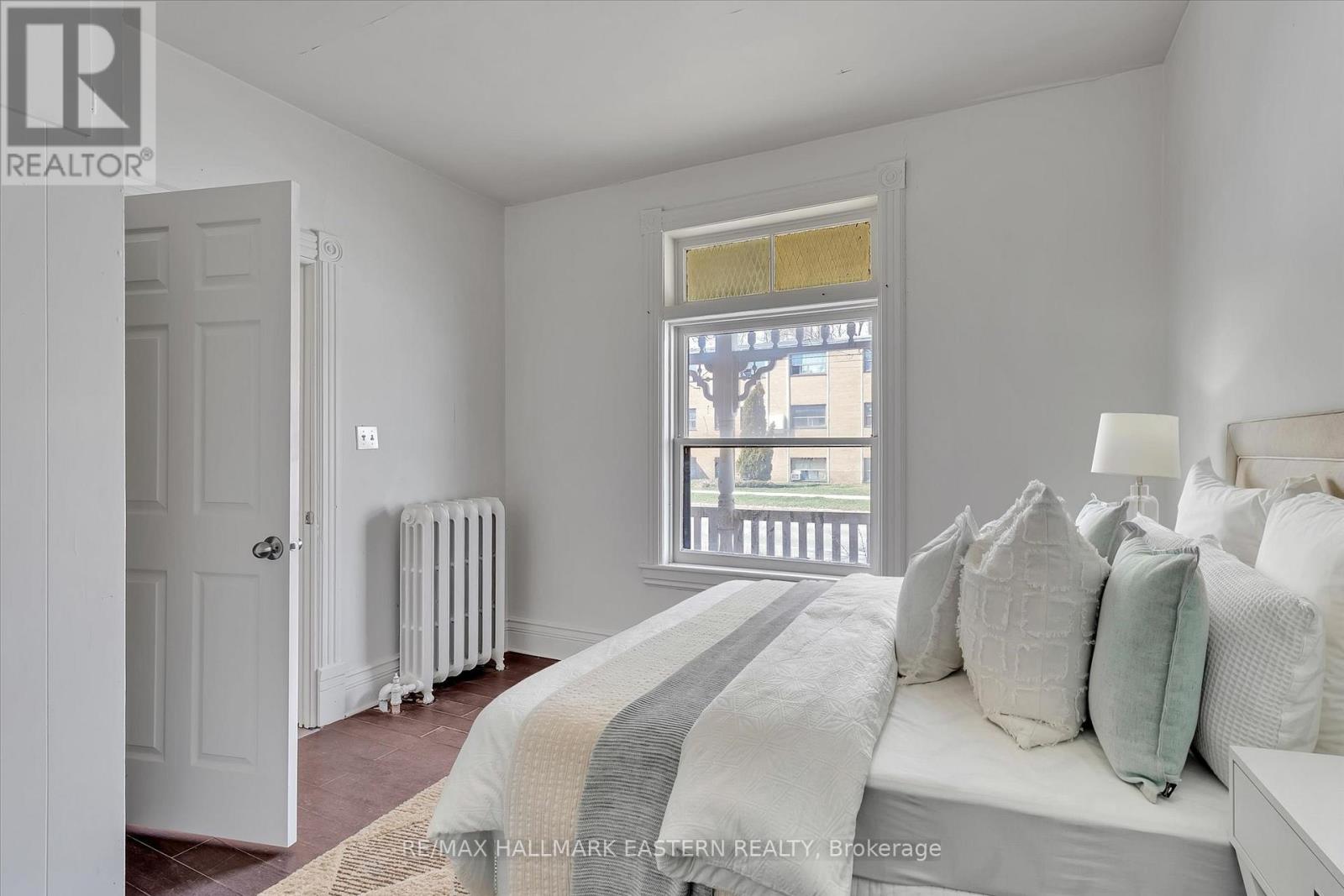299 Mcdonnel Street, Peterborough (Downtown), Ontario  K9H 2W6 - Photo 3 - X12124956
