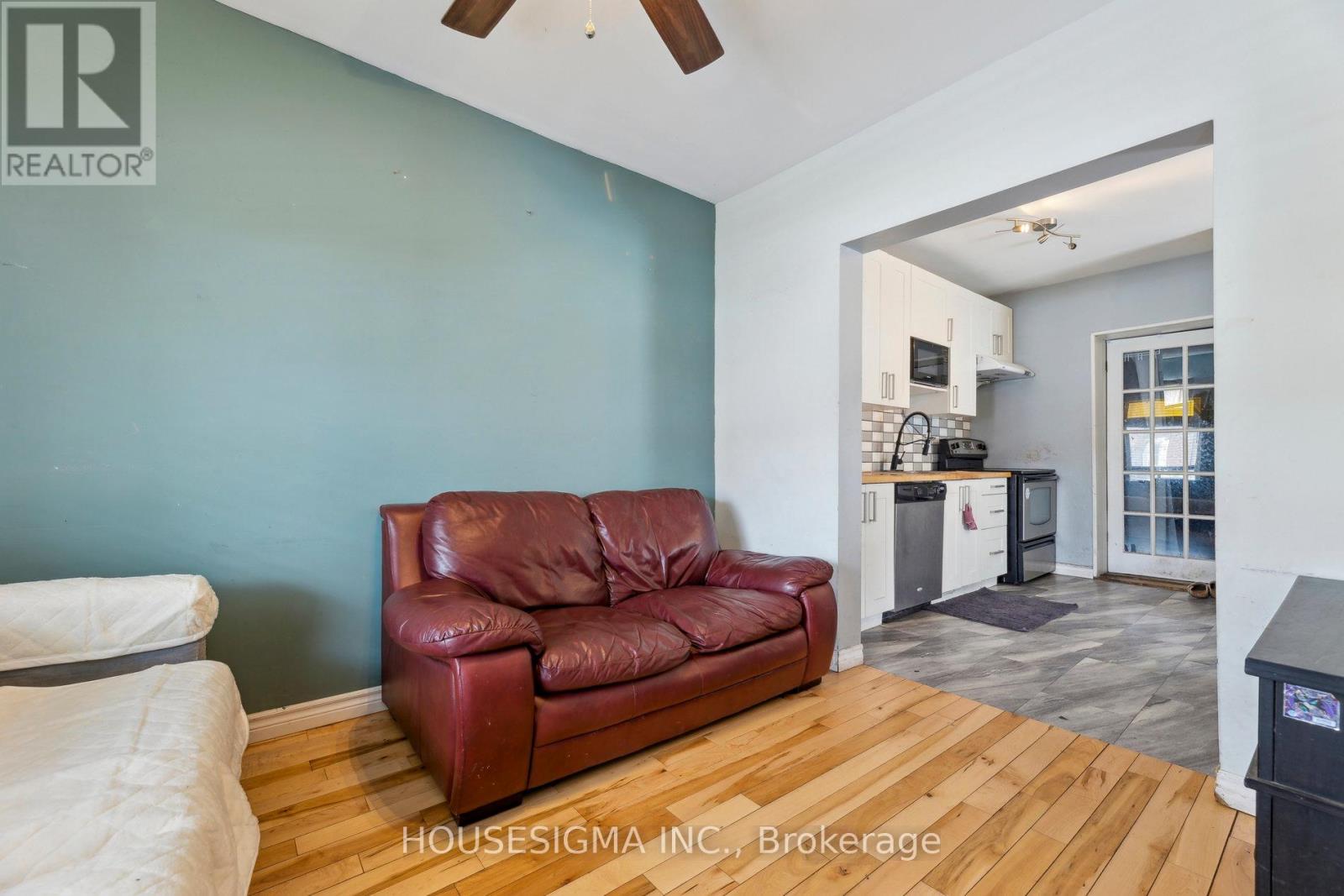 635 Brown Street, Peterborough (Otonabee), Ontario  K9J 4K6 - Photo 5 - X12125031