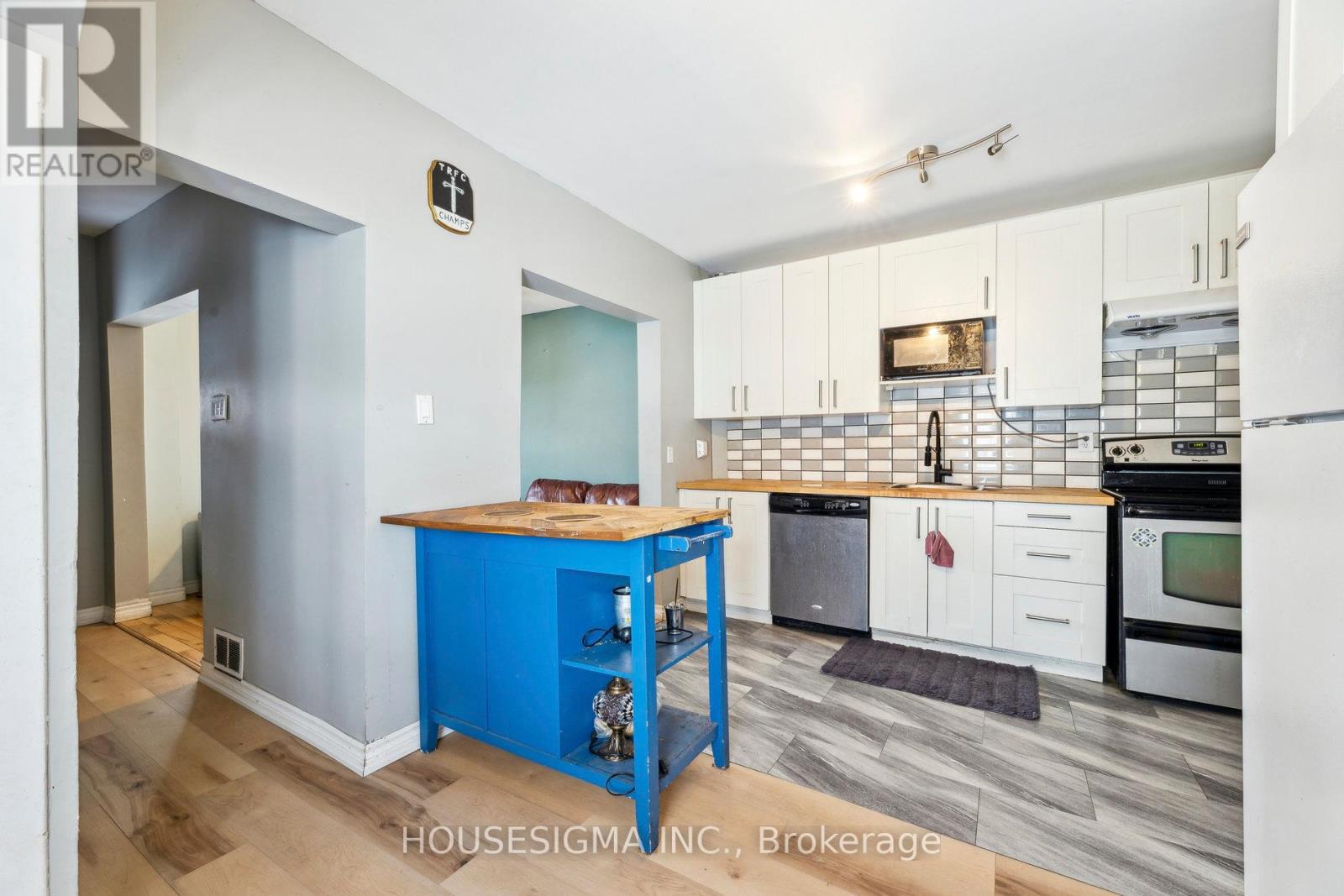 635 Brown Street, Peterborough (Otonabee), Ontario  K9J 4K6 - Photo 8 - X12125031