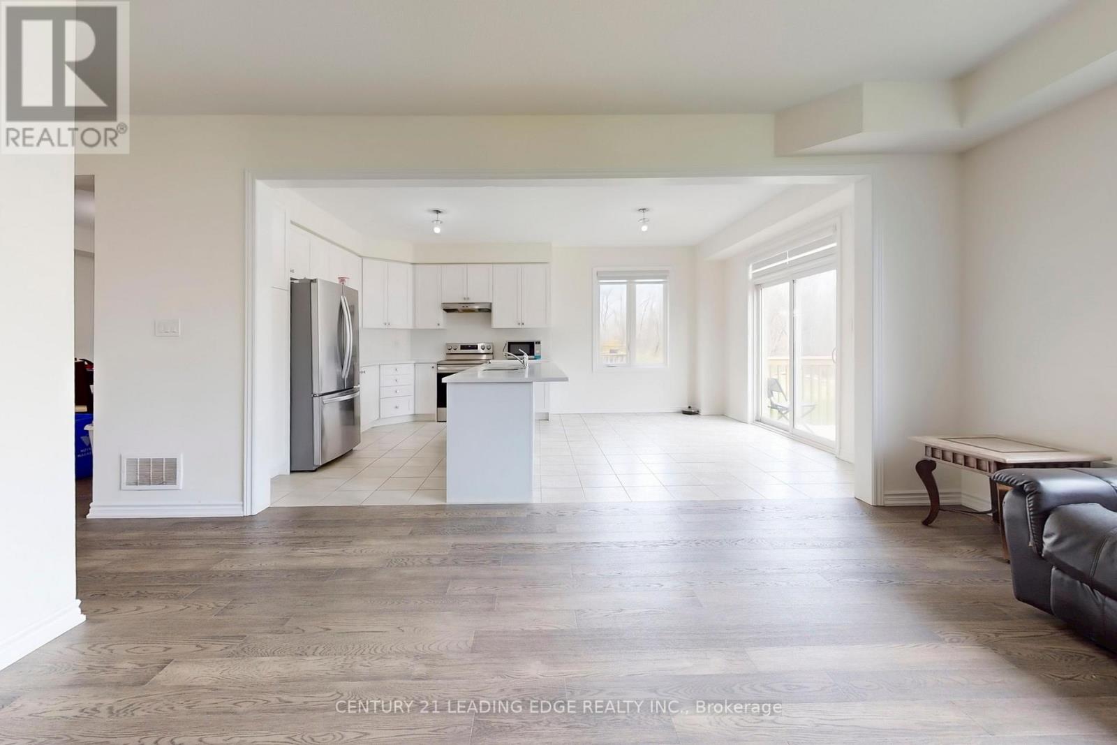 630 Lemay Grove, Peterborough North (North), Ontario  K9K 0G9 - Photo 11 - X12125084