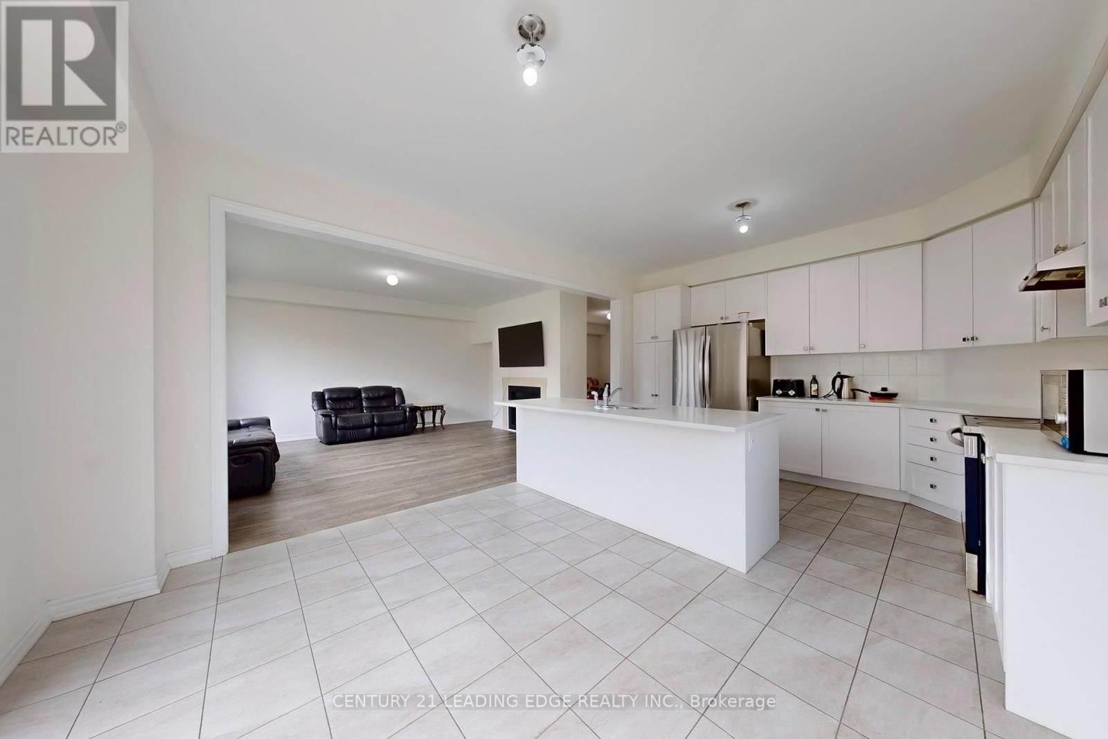 630 Lemay Grove, Peterborough North (North), Ontario  K9K 0G9 - Photo 15 - X12125084