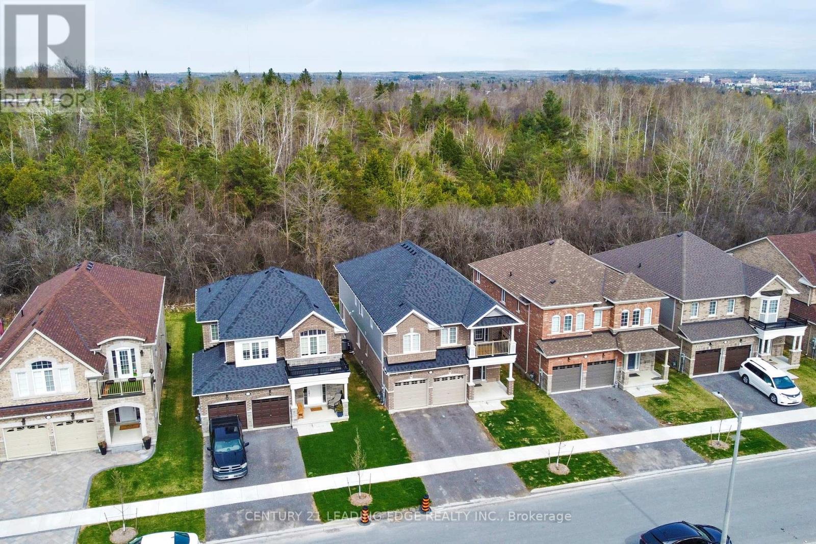 630 Lemay Grove, Peterborough North (North), Ontario  K9K 0G9 - Photo 2 - X12125084