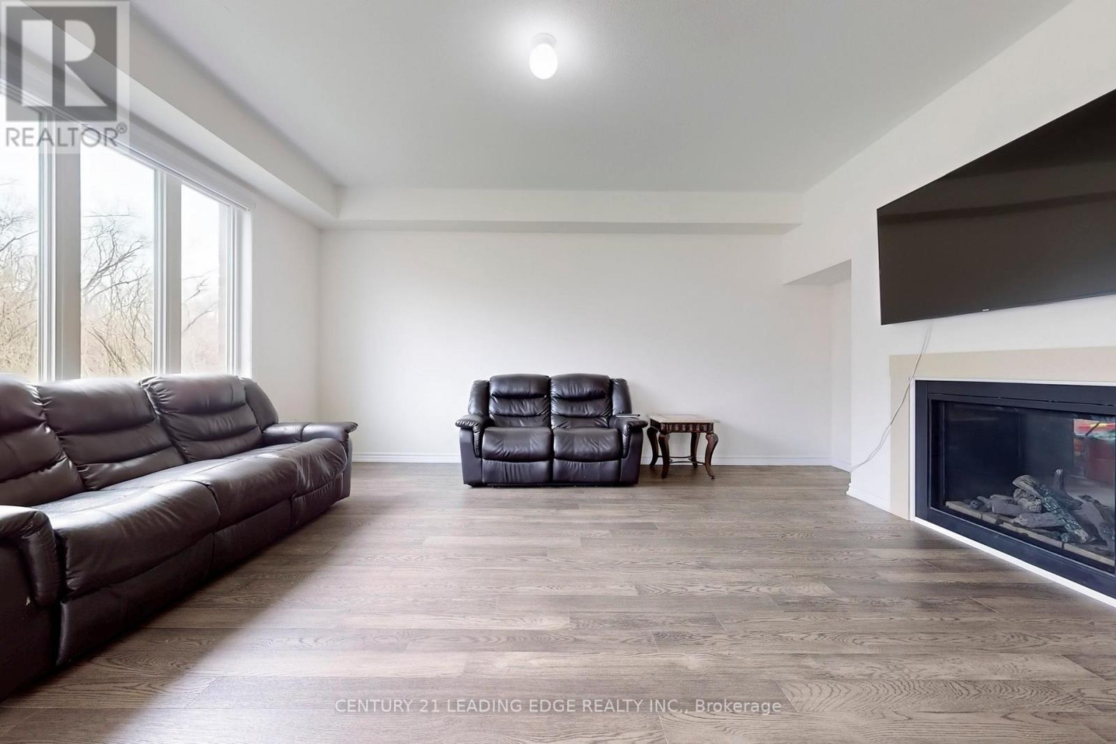 630 Lemay Grove, Peterborough North (North), Ontario  K9K 0G9 - Photo 7 - X12125084