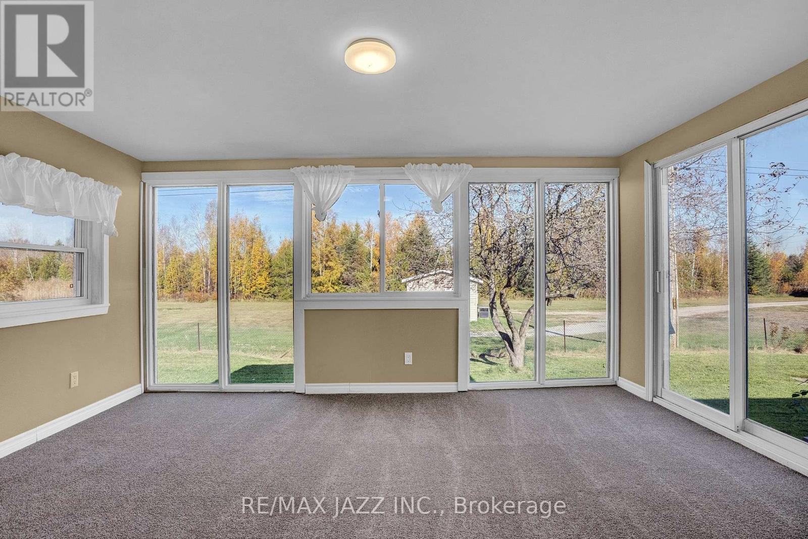 7 Fenelon Way, Kawartha Lakes (Fenelon), Ontario  K9V 0H5 - Photo 14 - X12125519