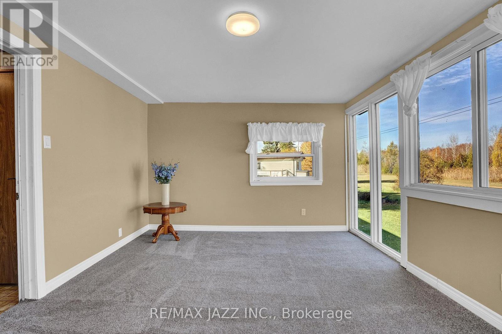 7 Fenelon Way, Kawartha Lakes (Fenelon), Ontario  K9V 0H5 - Photo 16 - X12125519