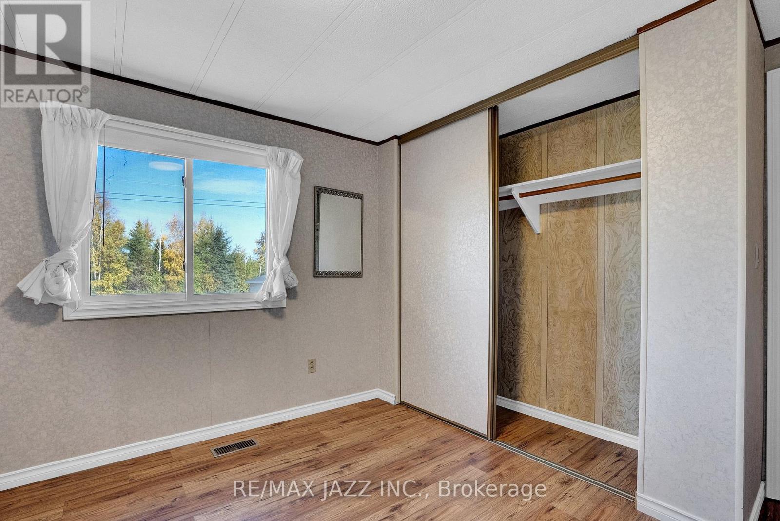 7 Fenelon Way, Kawartha Lakes (Fenelon), Ontario  K9V 0H5 - Photo 18 - X12125519