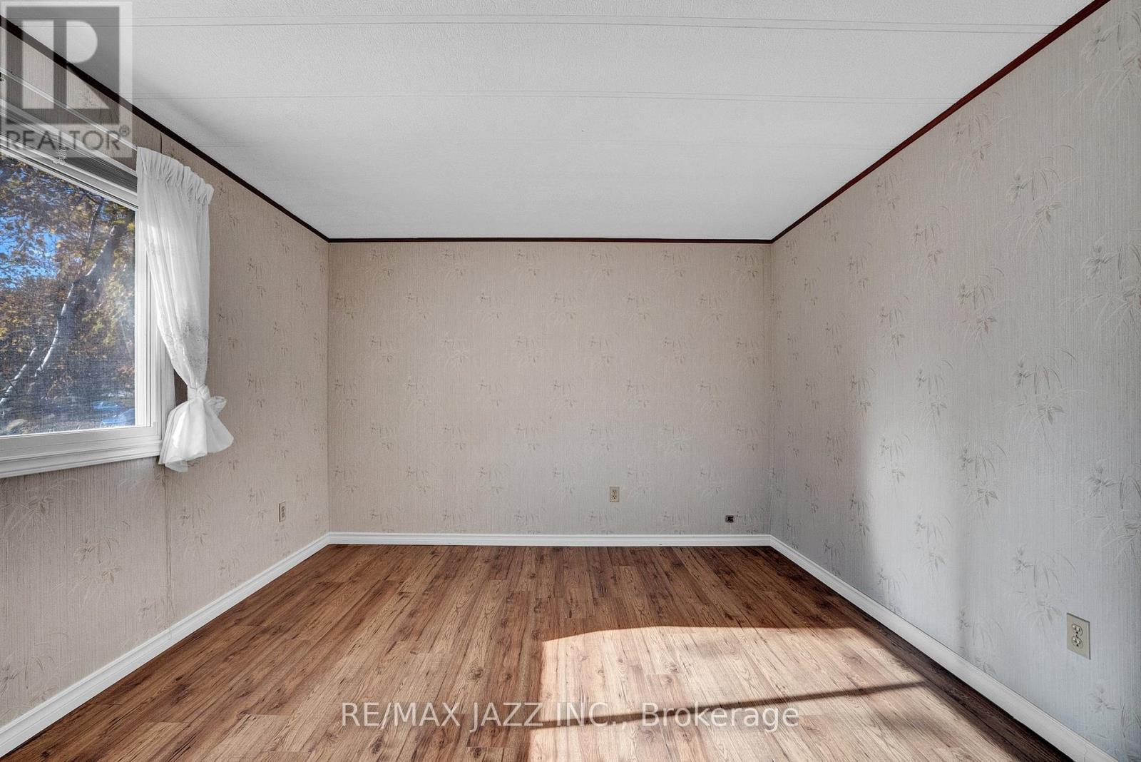 7 Fenelon Way, Kawartha Lakes (Fenelon), Ontario  K9V 0H5 - Photo 20 - X12125519