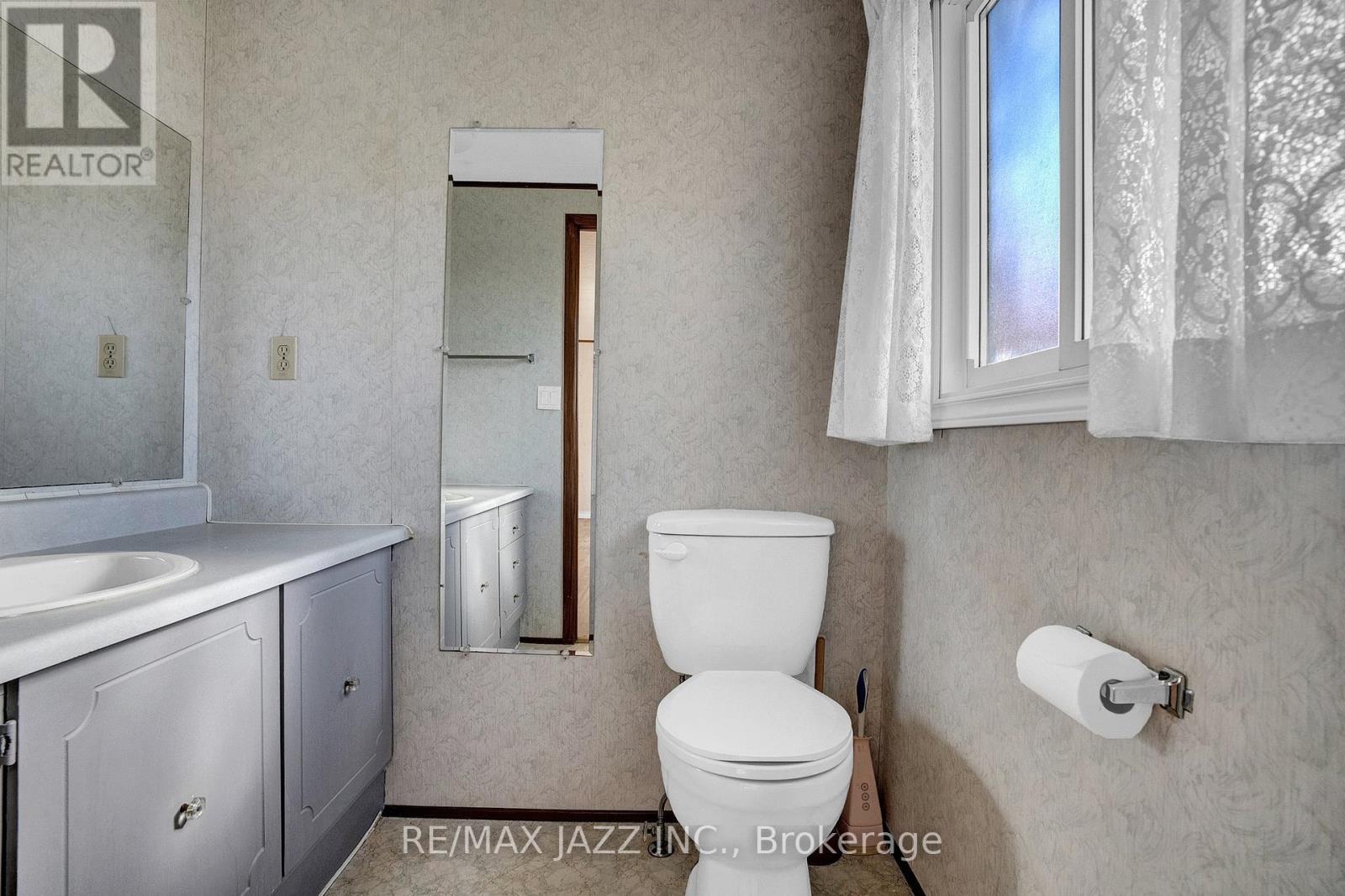 7 Fenelon Way, Kawartha Lakes (Fenelon), Ontario  K9V 0H5 - Photo 22 - X12125519