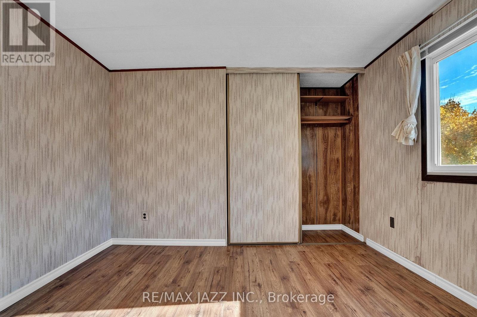 7 Fenelon Way, Kawartha Lakes (Fenelon), Ontario  K9V 0H5 - Photo 23 - X12125519