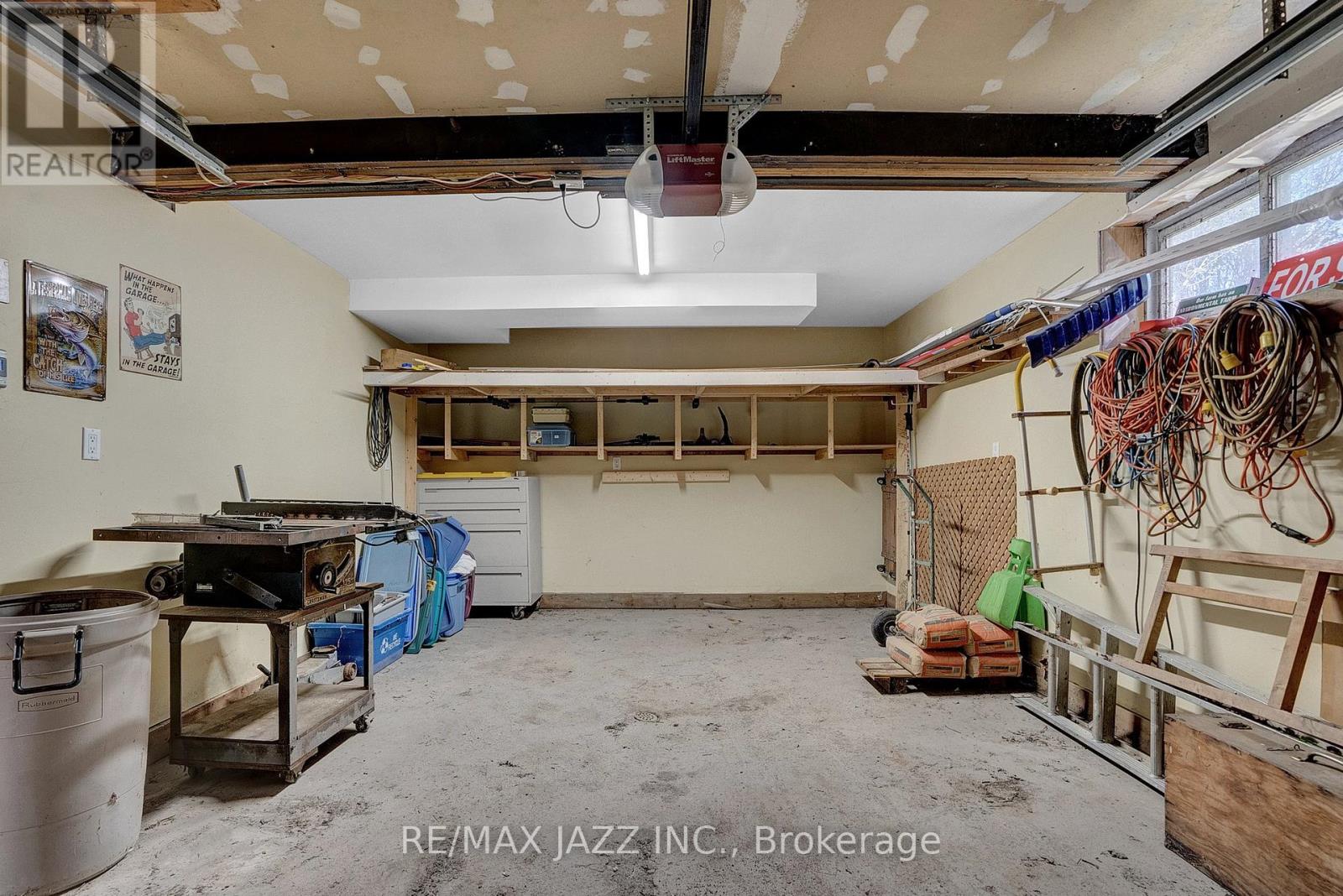 7 Fenelon Way, Kawartha Lakes (Fenelon), Ontario  K9V 0H5 - Photo 26 - X12125519