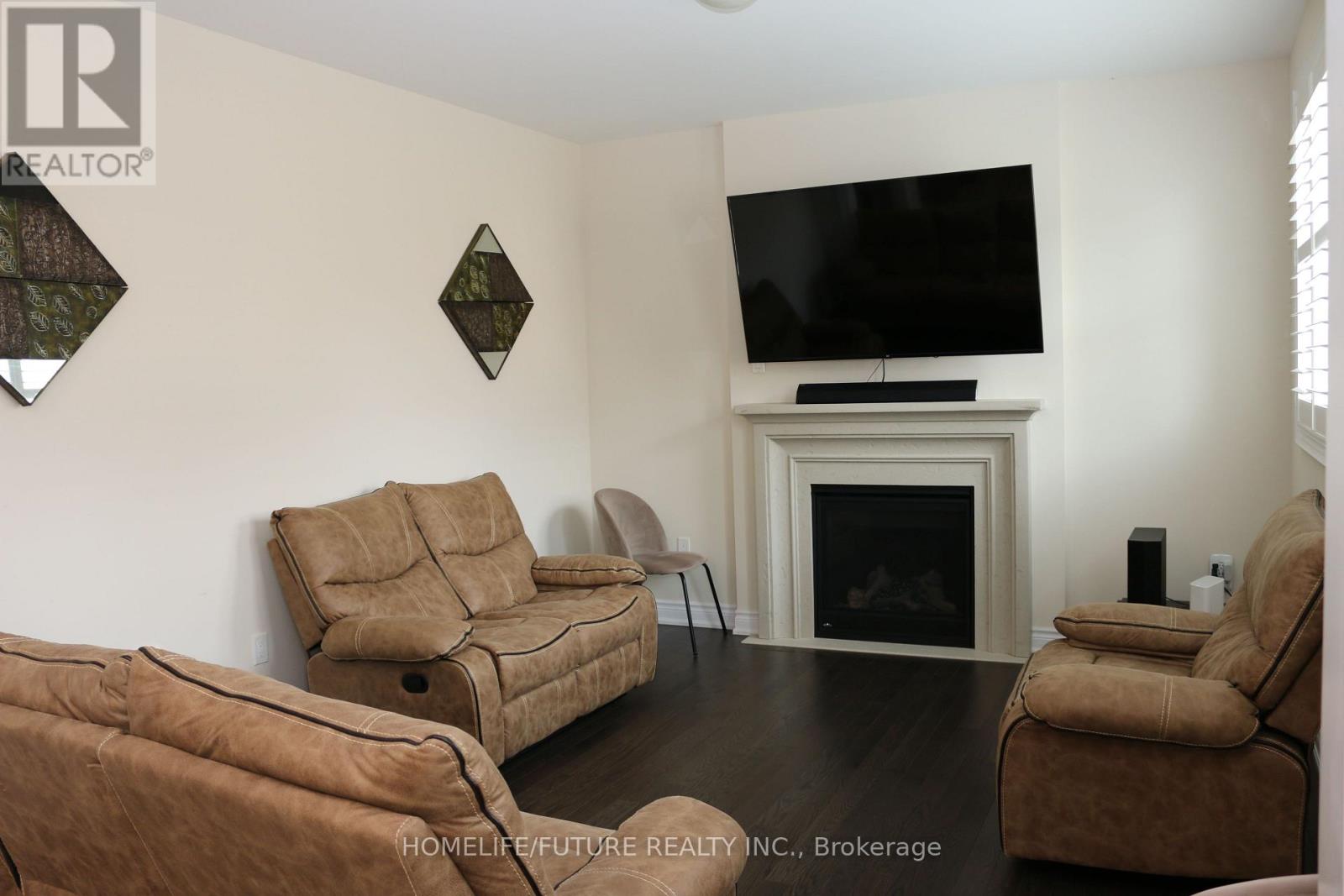 80 Grady Drive, Clarington (Newcastle), Ontario  L1B 0C6 - Photo 3 - E12125761
