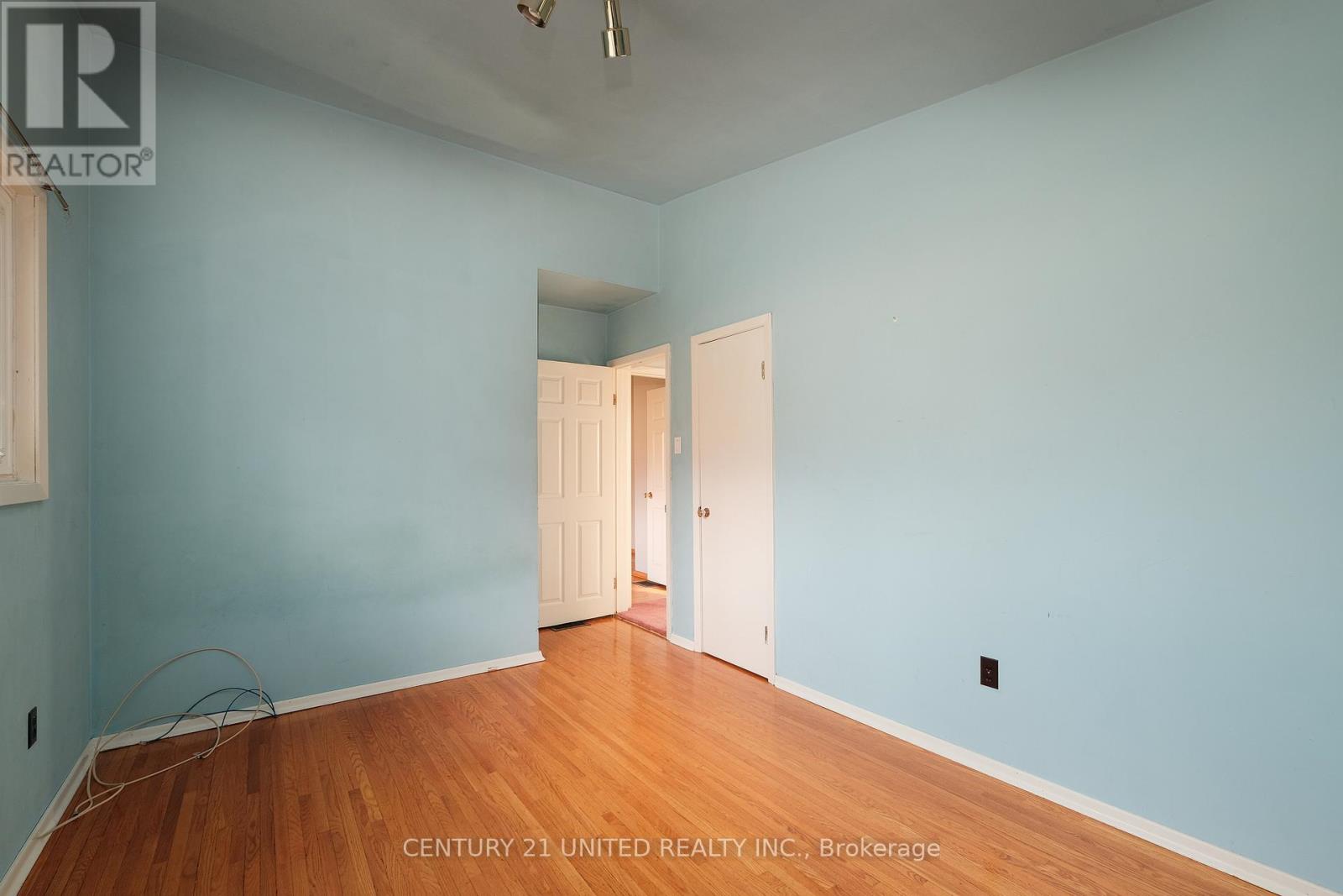 1261 Olympus Avenue, Peterborough North (Central), Ontario  K9H 6V9 - Photo 14 - X12125850