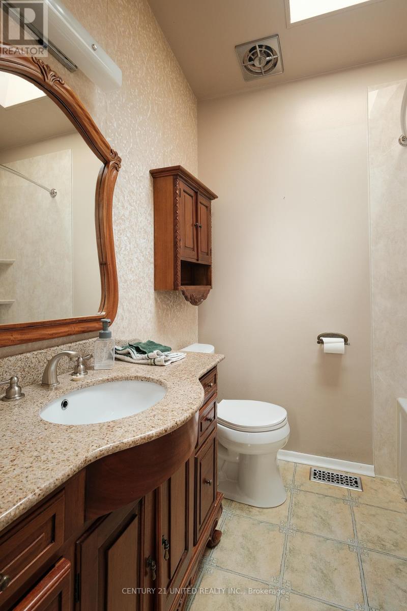 1261 Olympus Avenue, Peterborough North (Central), Ontario  K9H 6V9 - Photo 17 - X12125850