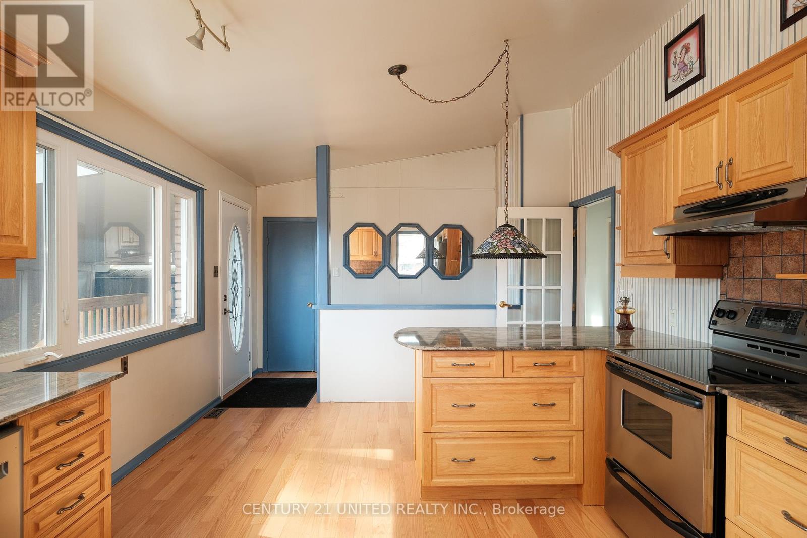 1261 Olympus Avenue, Peterborough North (Central), Ontario  K9H 6V9 - Photo 4 - X12125850