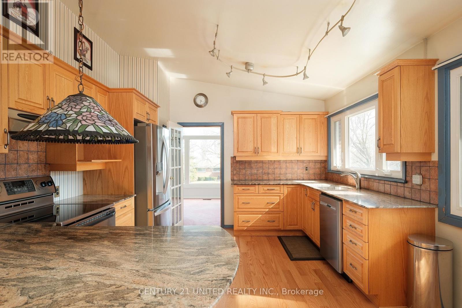 1261 Olympus Avenue, Peterborough North (Central), Ontario  K9H 6V9 - Photo 5 - X12125850