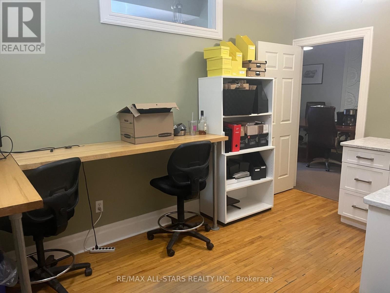 Unit 5 - 17 William Street N, Kawartha Lakes (Lindsay), Ontario  K9V 3Z9 - Photo 5 - X12126355