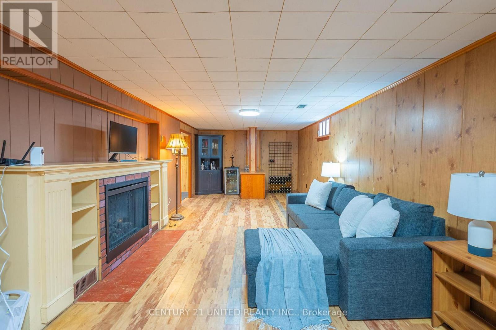 654 Monaghan Road, Peterborough South (West), Ontario  K9J 5J4 - Photo 10 - X12126633