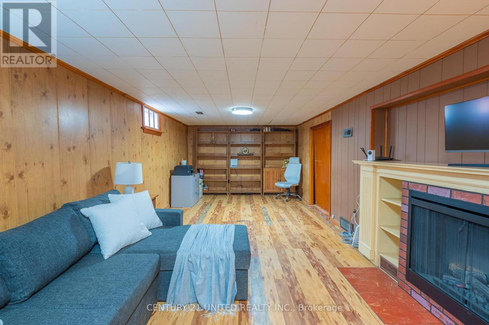 654 Monaghan Road, Peterborough South (West), Ontario  K9J 5J4 - Photo 11 - X12126633