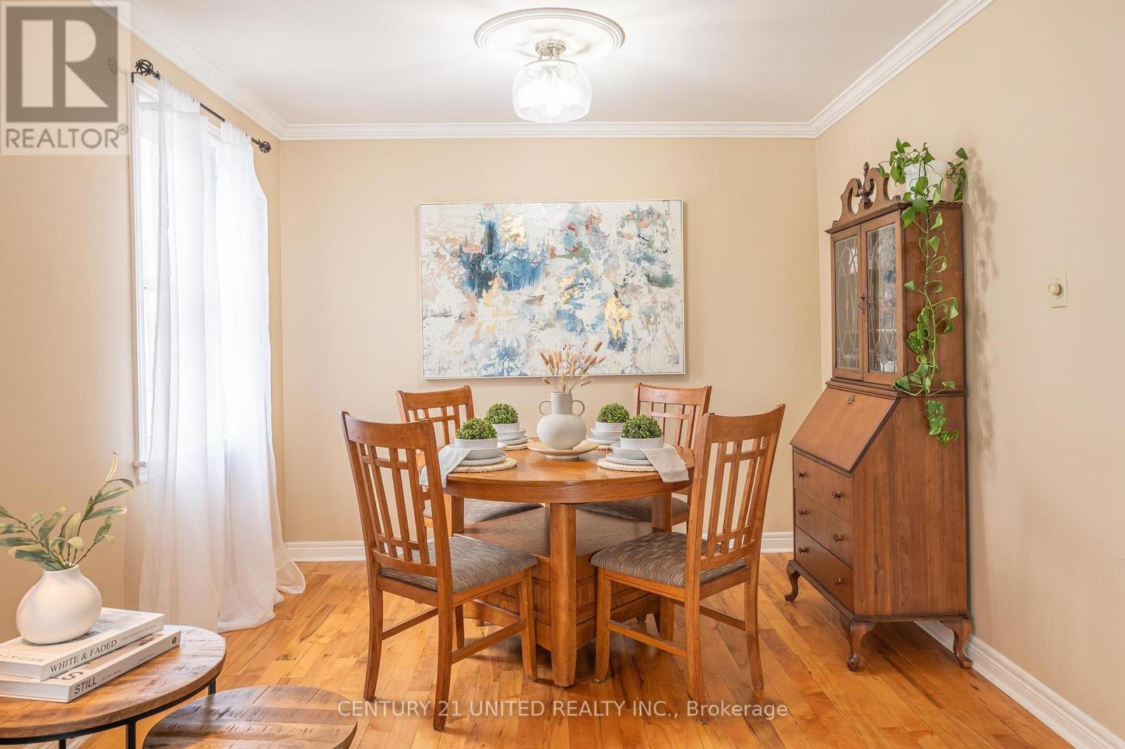 654 Monaghan Road, Peterborough South (West), Ontario  K9J 5J4 - Photo 3 - X12126633