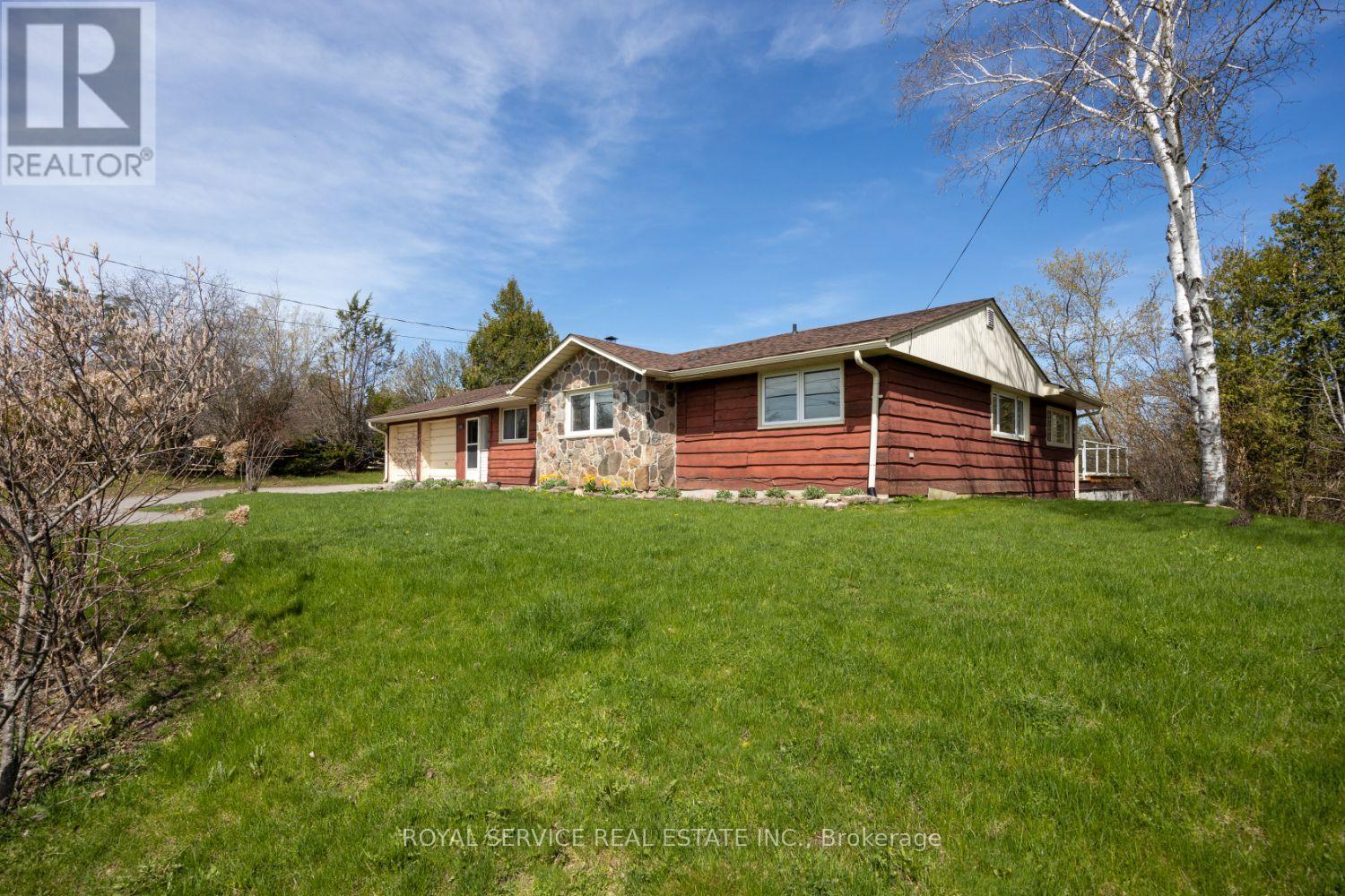 1146 Parkhill Road W, Peterborough North (North), Ontario  K9J 6X4 - Photo 4 - X12126700