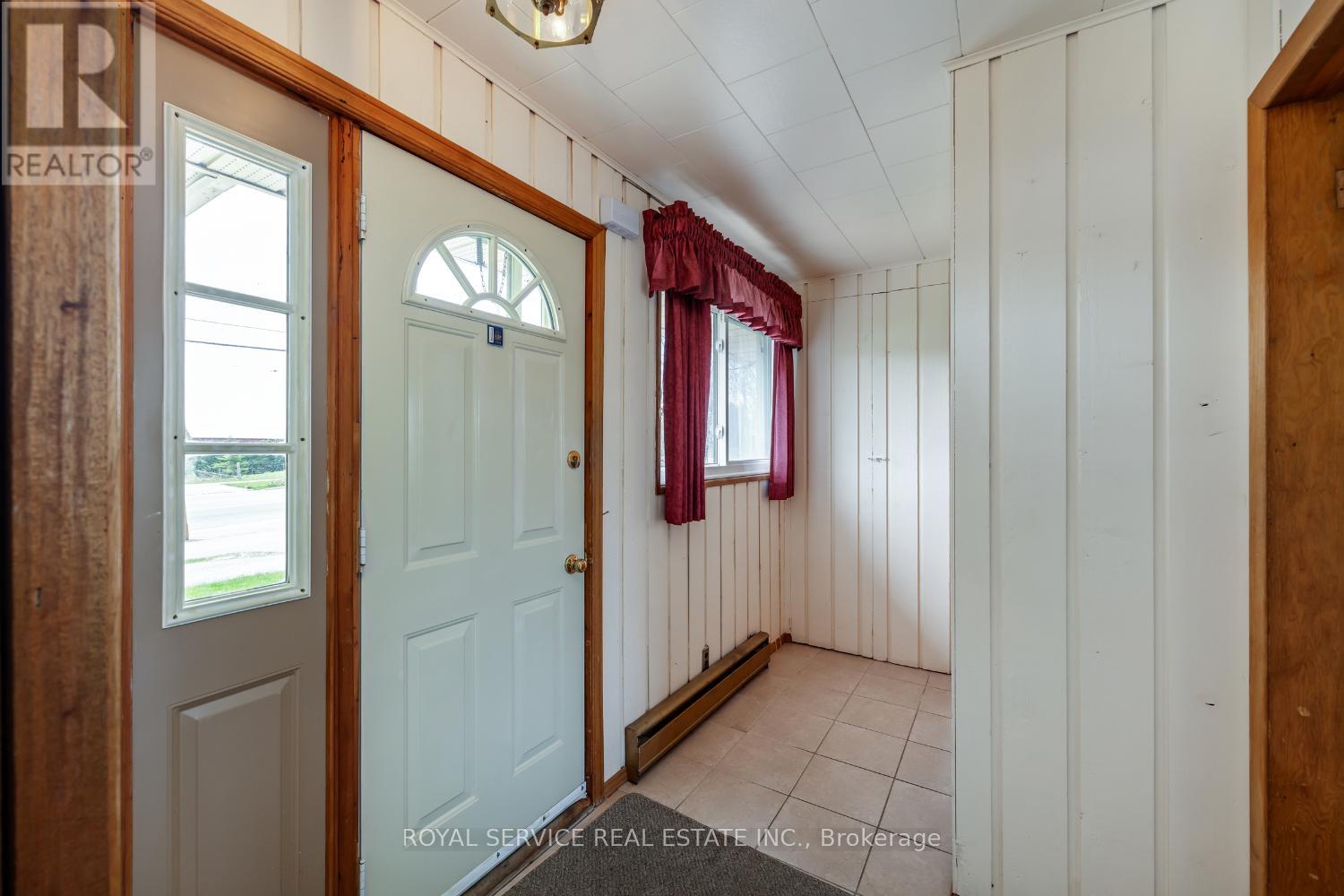 1146 Parkhill Road W, Peterborough North (North), Ontario  K9J 6X4 - Photo 8 - X12126700