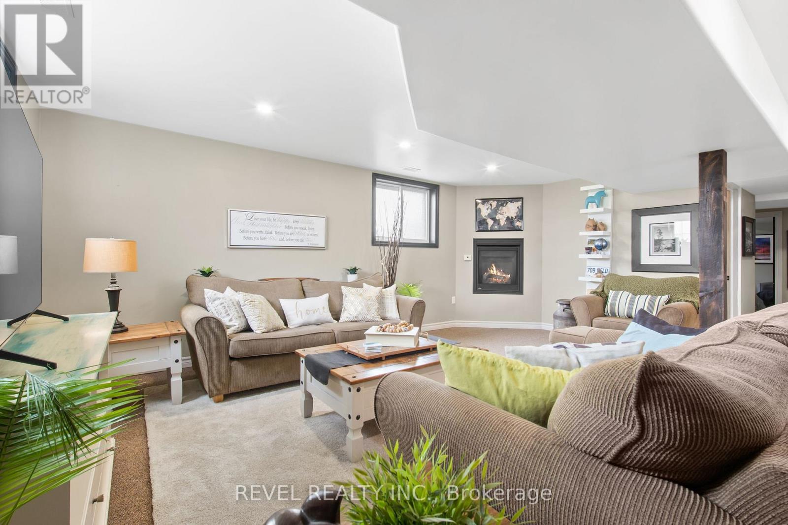 22 St.paul Street, Kawartha Lakes (Lindsay), Ontario  K9V 1S4 - Photo 18 - X12126805