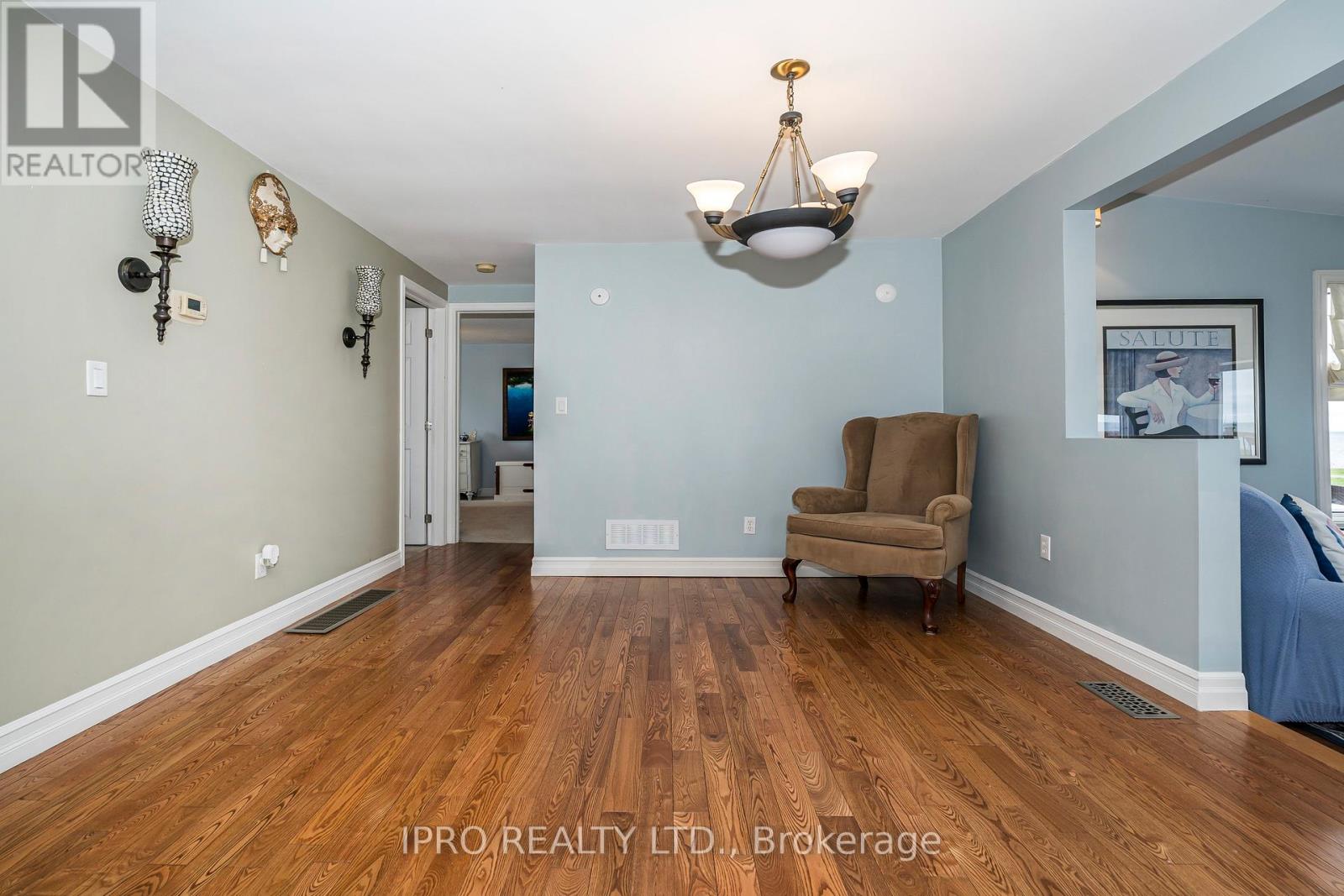 61 Bluffs Road, Clarington (Newcastle), Ontario  L1B 1A6 - Photo 17 - E12126886