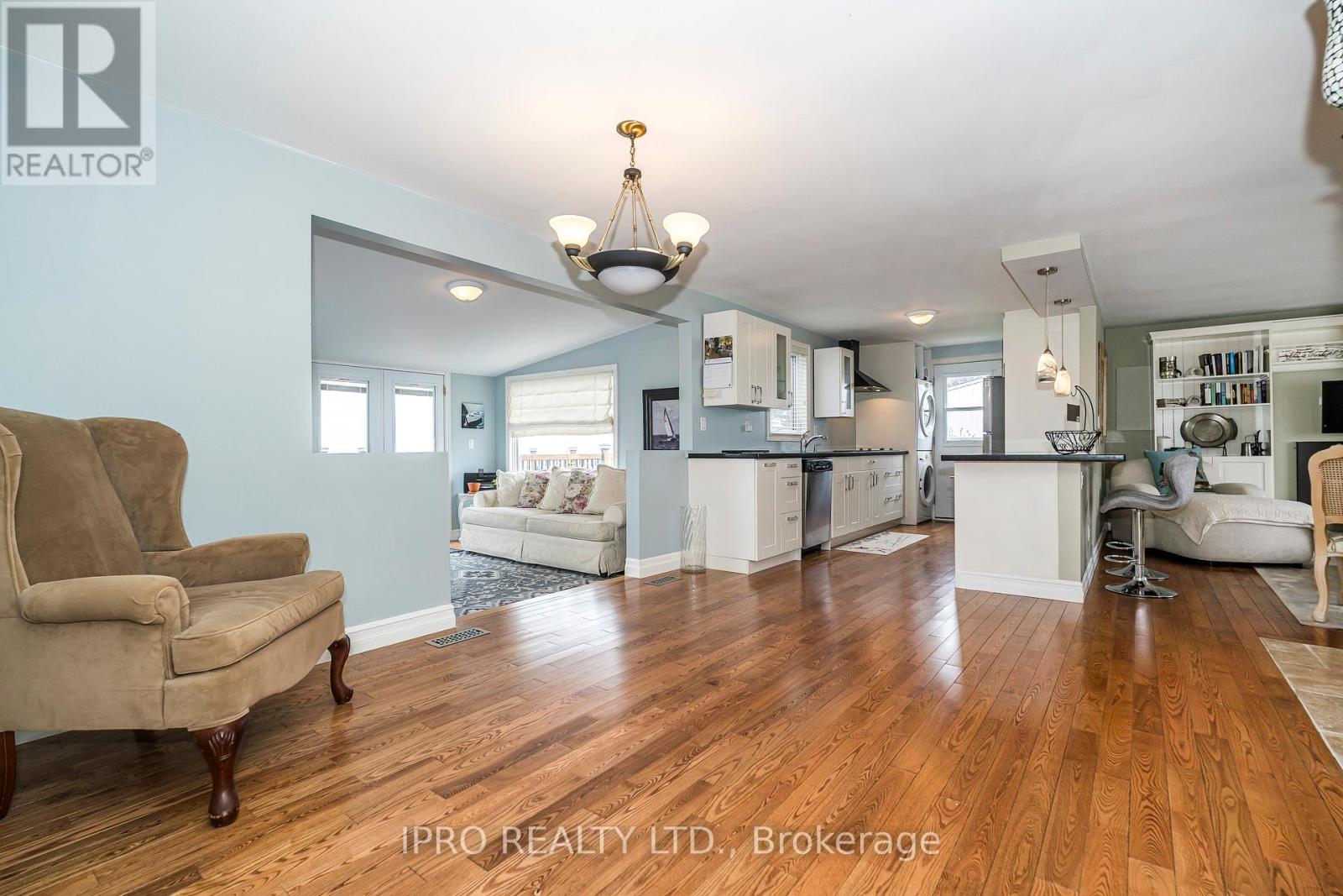 61 Bluffs Road, Clarington (Newcastle), Ontario  L1B 1A6 - Photo 18 - E12126886