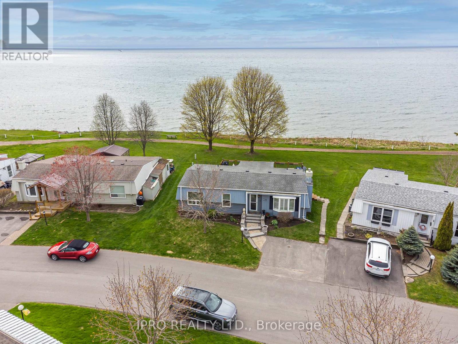 61 Bluffs Road, Clarington (Newcastle), Ontario  L1B 1A6 - Photo 4 - E12126886