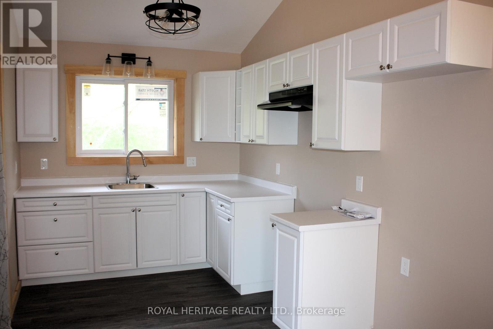 53 Long Island, Otonabee-South Monaghan, Ontario  K0L 1B0 - Photo 5 - X12127545