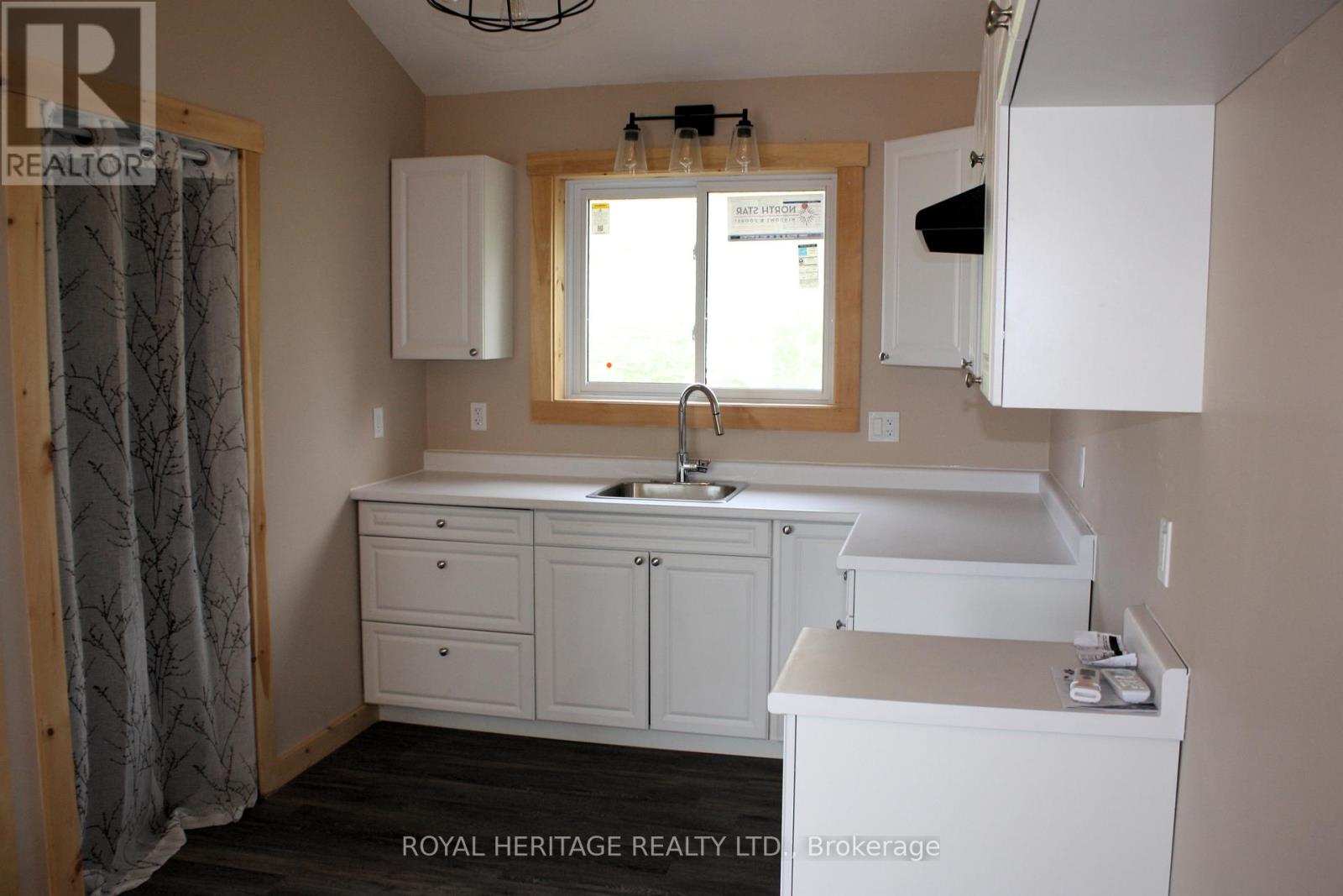 53 Long Island, Otonabee-South Monaghan, Ontario  K0L 1B0 - Photo 6 - X12127545