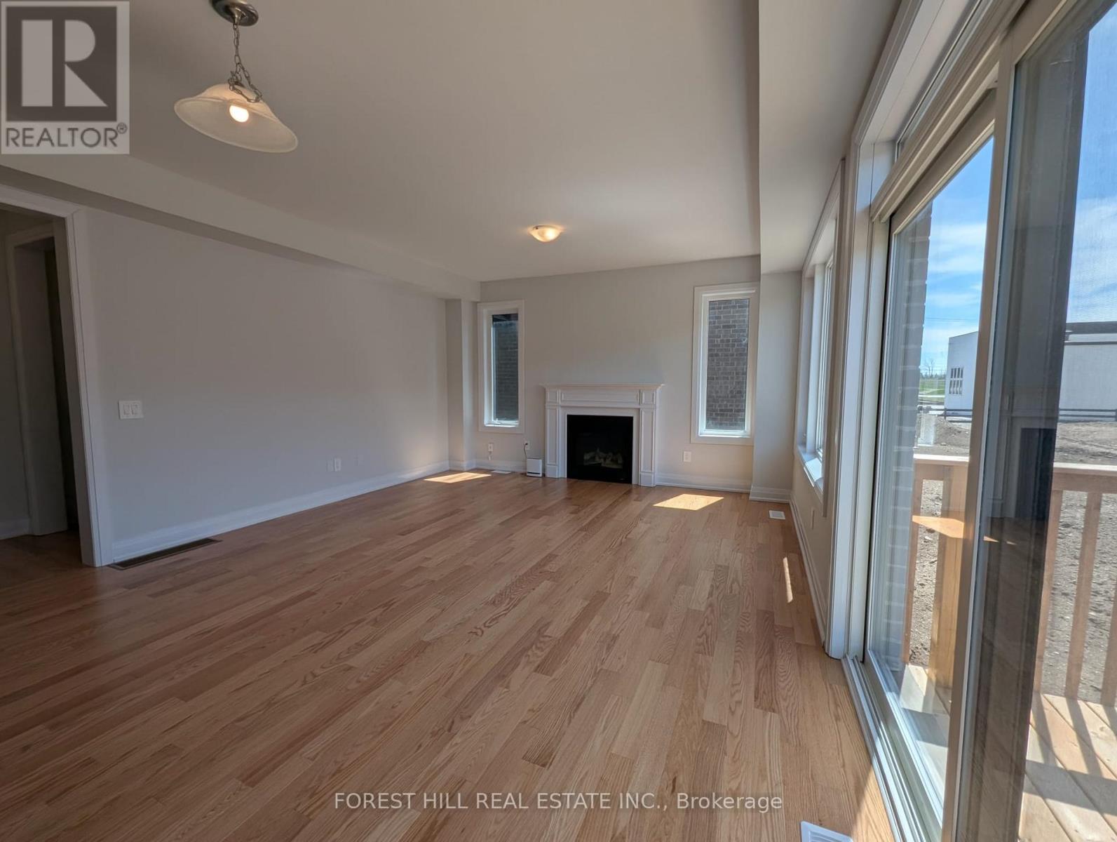 146 St Joseph Street, Kawartha Lakes (Lindsay), Ontario  K9V 0R8 - Photo 10 - X12127603