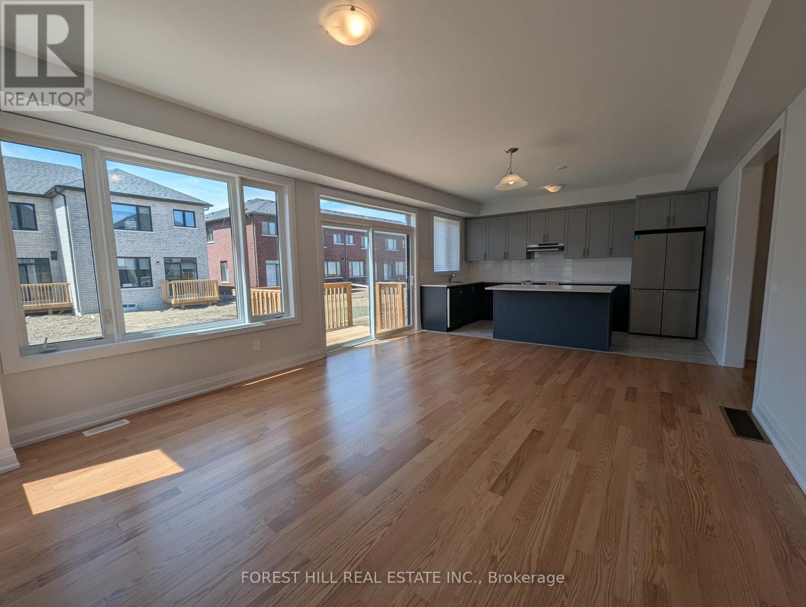 146 St Joseph Street, Kawartha Lakes (Lindsay), Ontario  K9V 0R8 - Photo 13 - X12127603